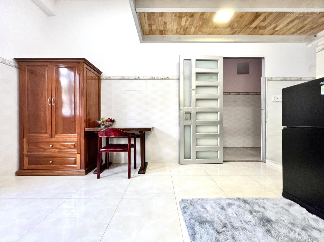 Gác lửng hiện đại, cửa sổ trời thoáng mát đường khuông việt giao âu cơ quận tân phú