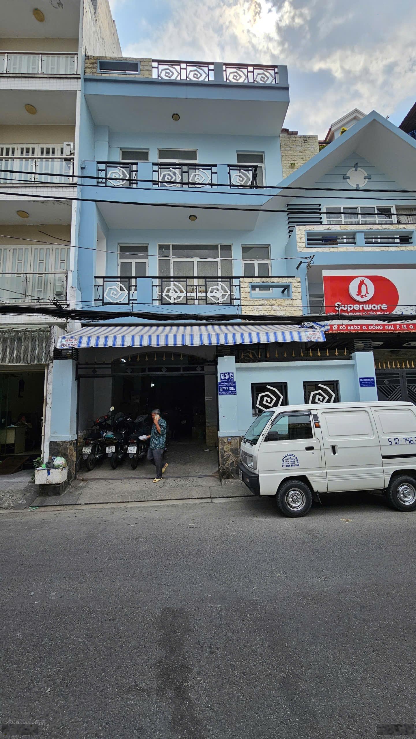 Cho gặp chủ trả giá. bán nhà 3 tầng hẻm rộng 9m đường đồng nai. diện tích 6,1x13m. giá 23.5 tỷ