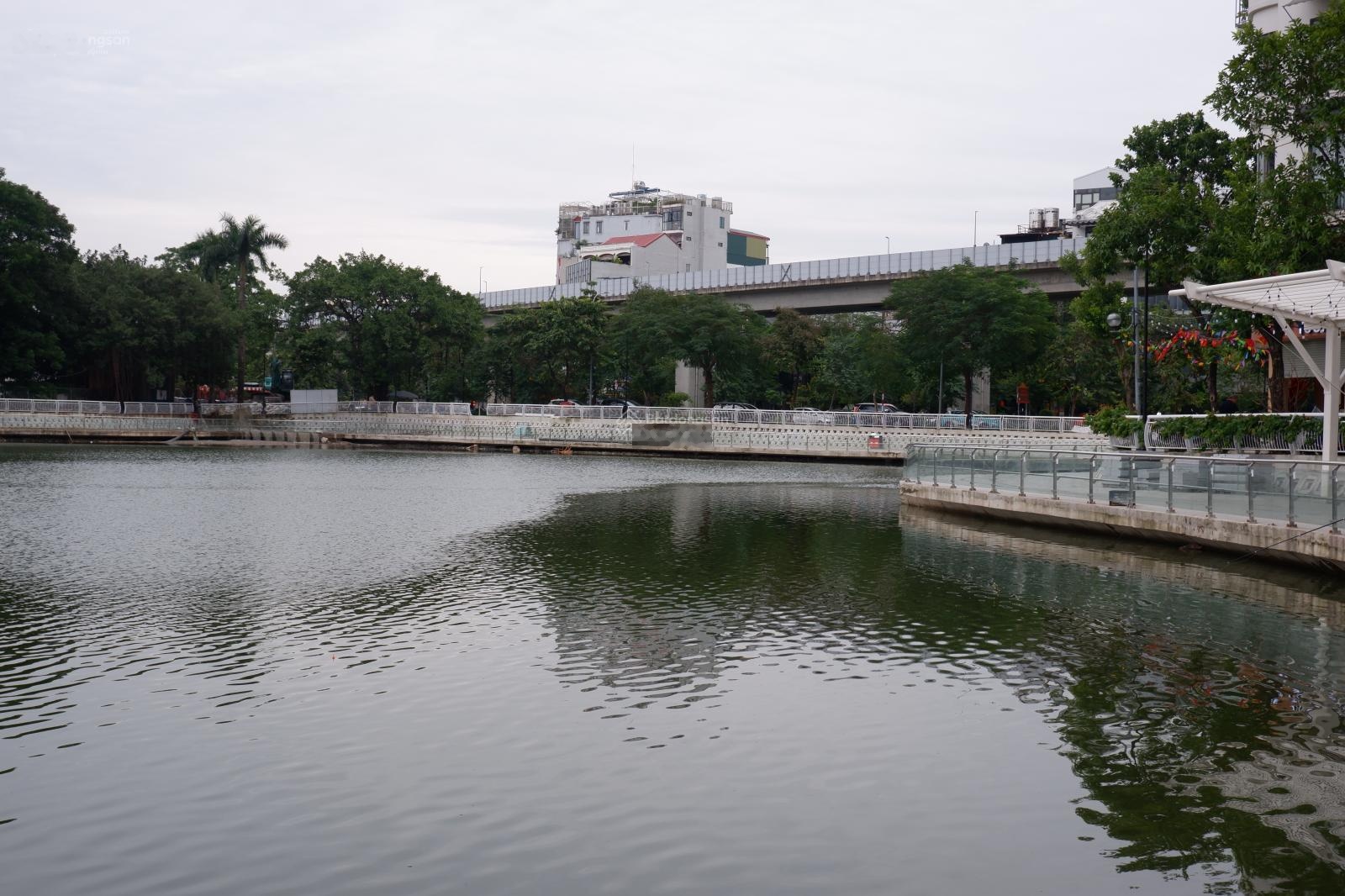 Cho thuê nhà mặt phố mặt hồ Hoàng Cầu, 260 m2, 4 tầng, Đống Đa, Hà Nội