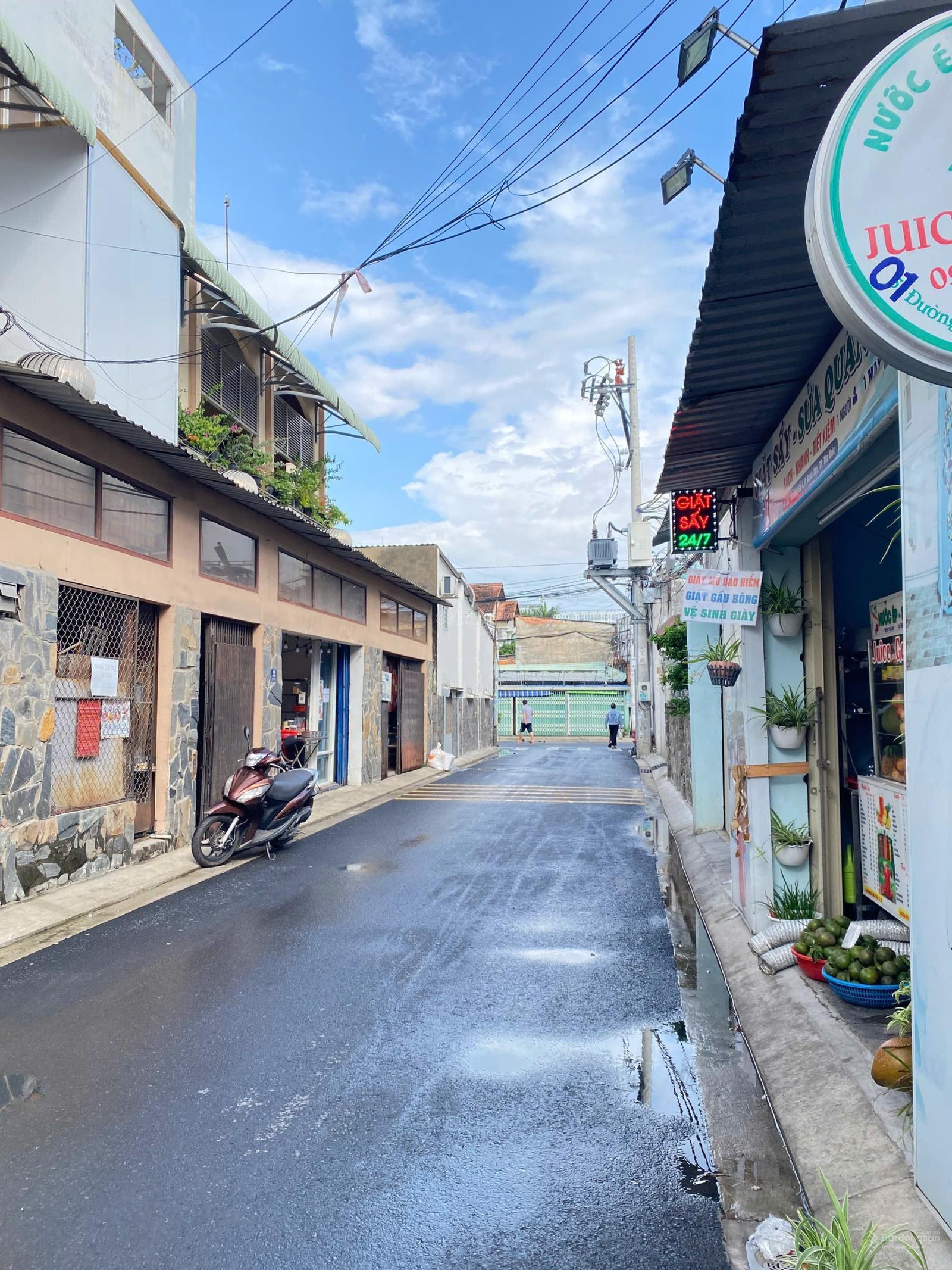 6.6 tỷ _ DT 66.5m2 ( Ngang 5m ) Lô Đất 2 Mặt Tiền Ngay Đường Dân Chủ _ Bình Thọ _Thủ Đức _ Bán Luôn