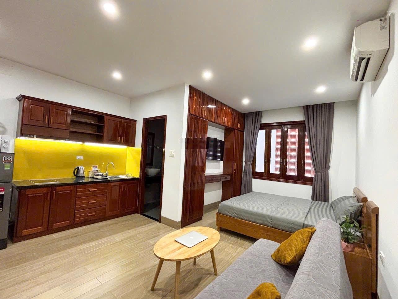 Chính chủ cần bán nhanh toà căn hộ 4 tầng mt Thạch Lam sát Biển. Đang có dòng tiền tốt 50tr/tháng.