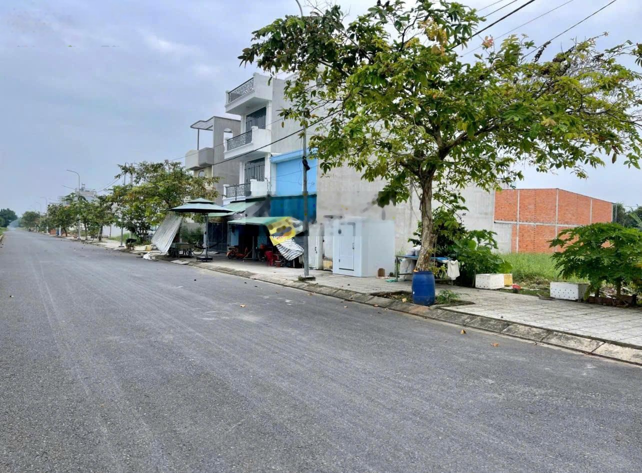 Bán nhanh lô 80m2 liền kề Võ Văn Kiệt nối dài đối diện công viên và trường học - SHR