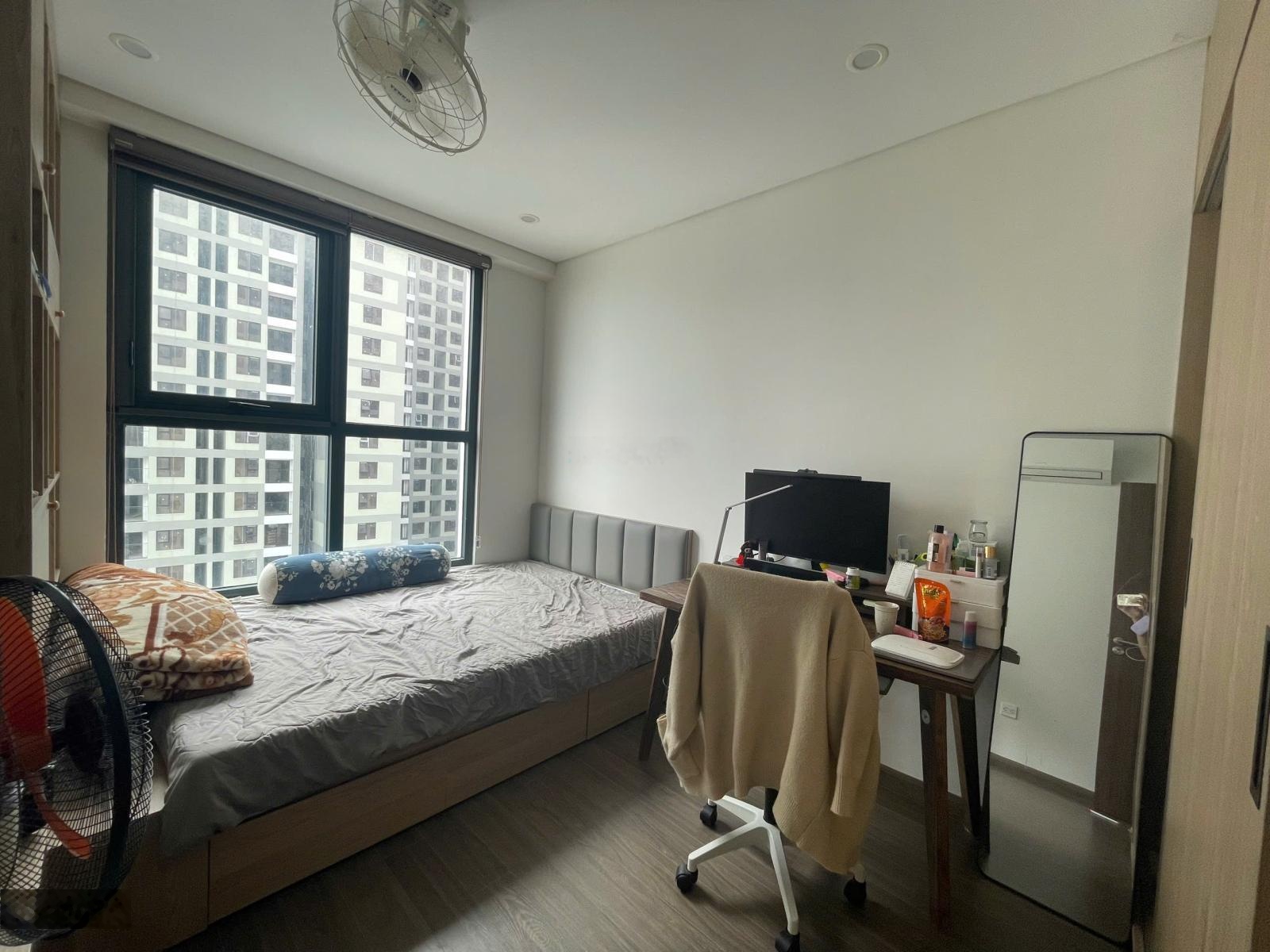 Cần tiền bán nhanh căn hộ 2 phòng ngủ, đầy đủ nội thất tại FPT Plaza 2