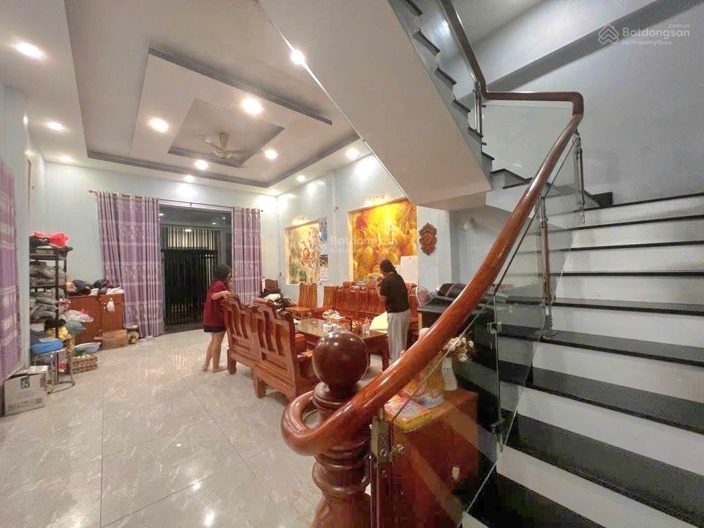 Nhà HXH gần chợ Bình Hoà dòng tiền tốt DT: 173.8m2 (11.87 x 14.6) kết cấu: 1 trệt 2 lầu, 3PN 3WC