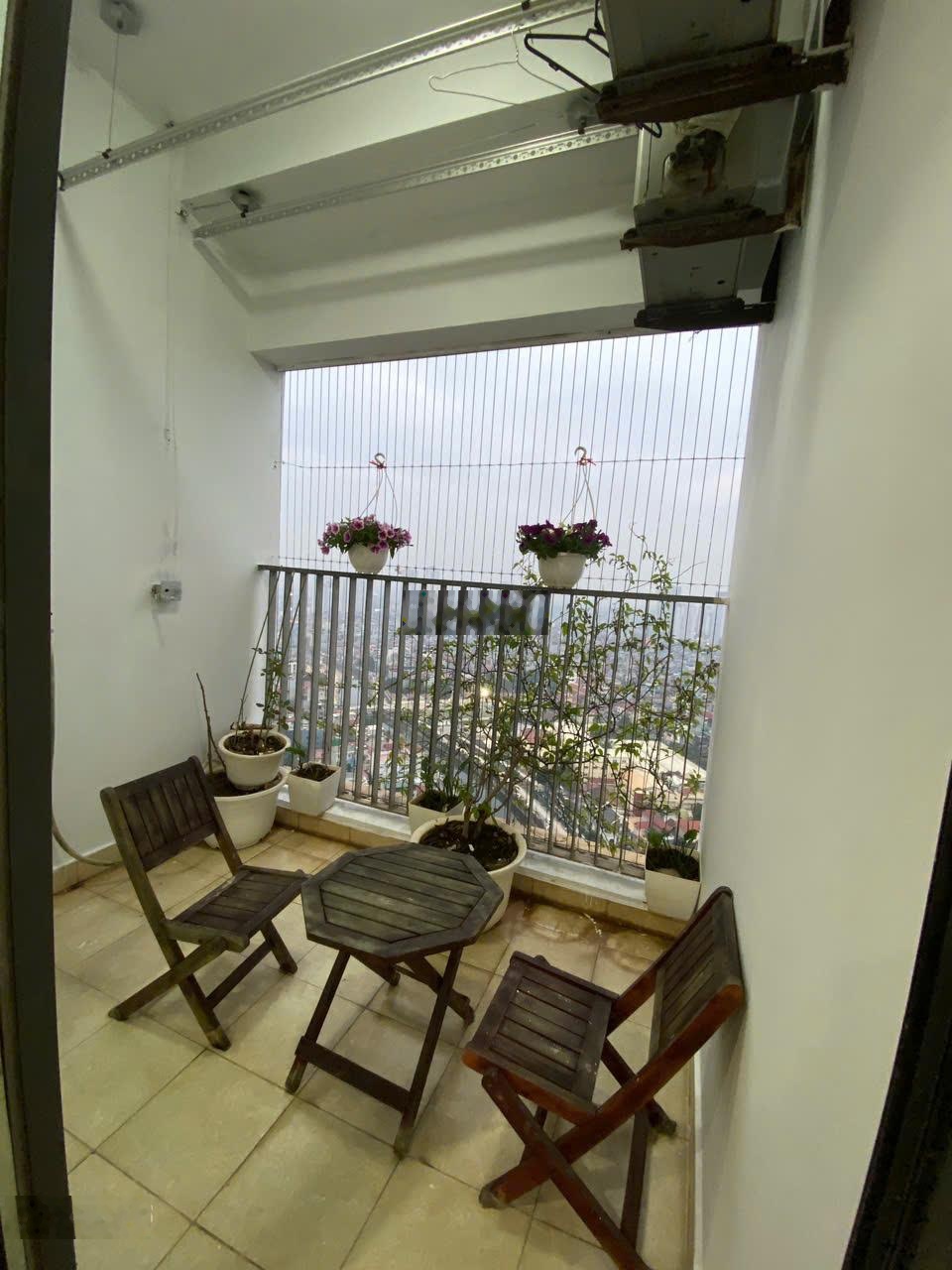 Gia đình tôi cần bán căn hộ tại tòa The Pride mặt đường Tố Hữu. Diện tích 81m²