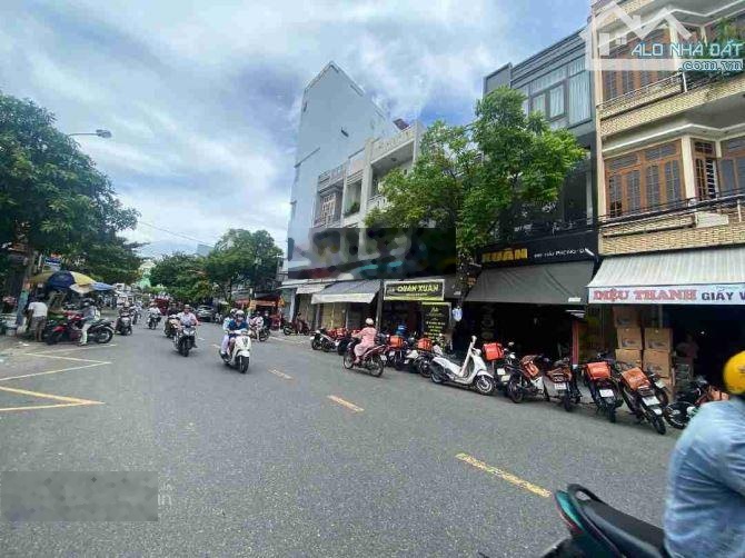 Bán nhà 2,5 tầng 2 mt đường Lê Thanh Nghị - đối diện chợ. DT 115m2 giá 17.5 tỷ TL