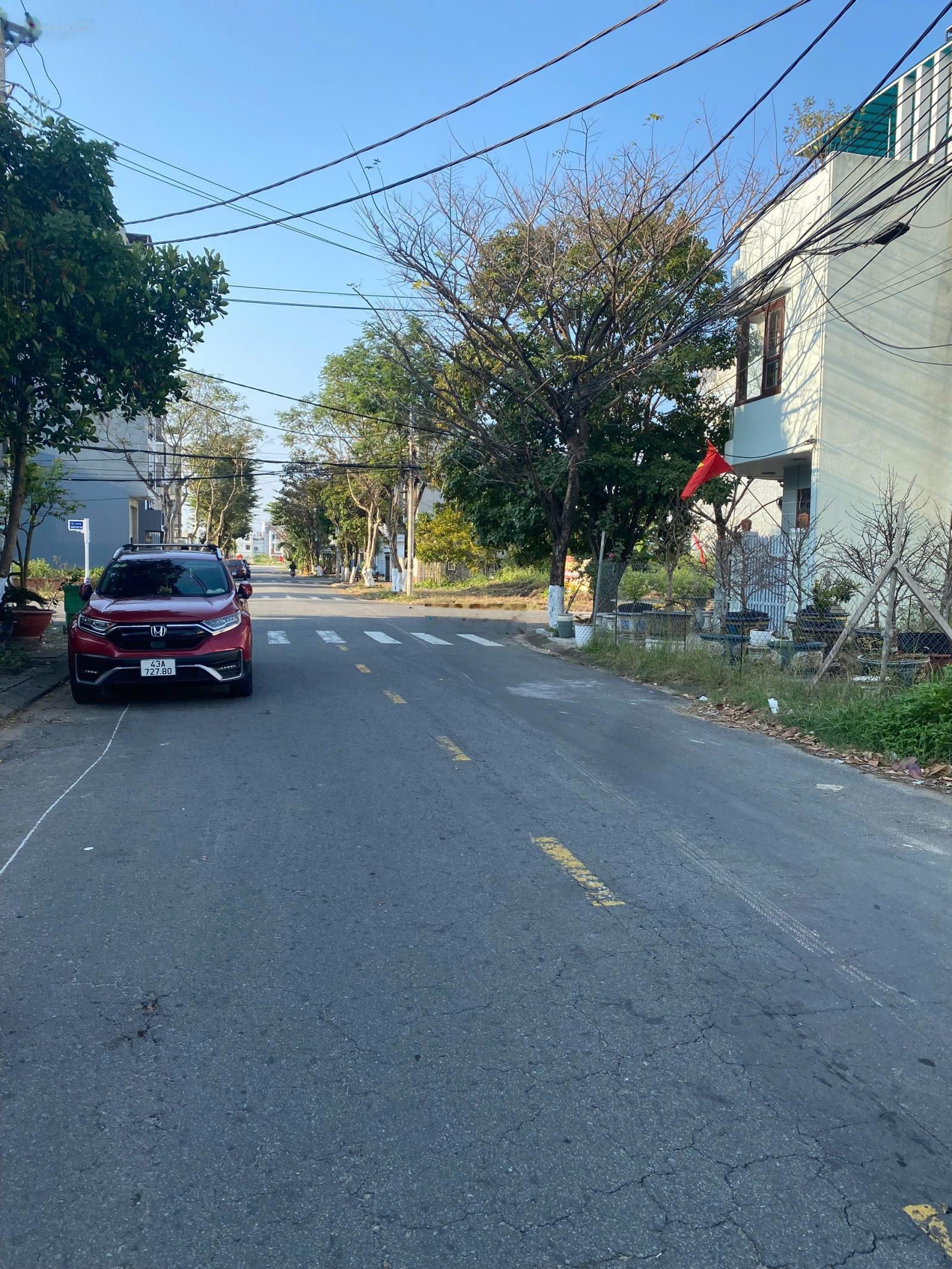 Bán lô MT NGUYỄN XIỂN (đường 7m5 trục thông dài)- Khu Sơn Thuỷ. Dt 95m2 giá 7ty8 LH 0942992361