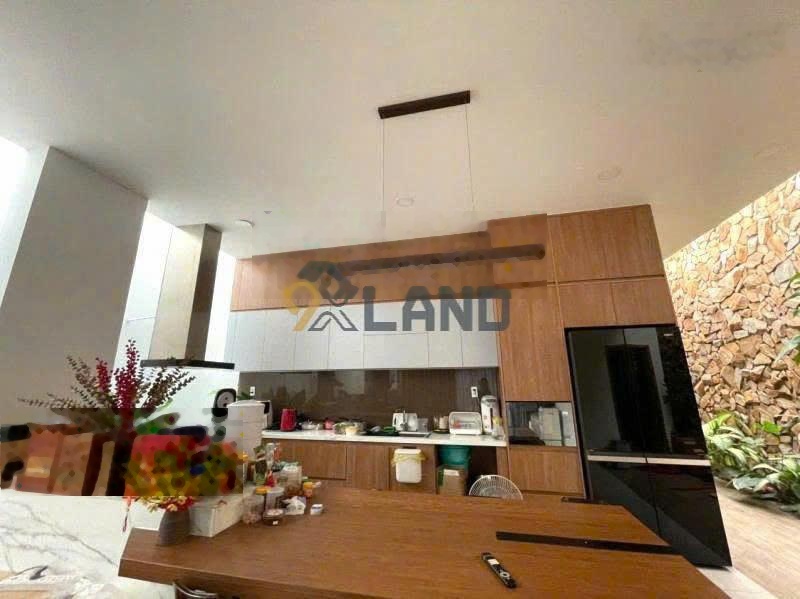 Bán gấp nhà Mặt Tiền Đường Gò Dưa, đoạn đẹp nhất, DT:230m2, ngang 8 x 28.5, nở 8,35m, giá 69.5tr/m2