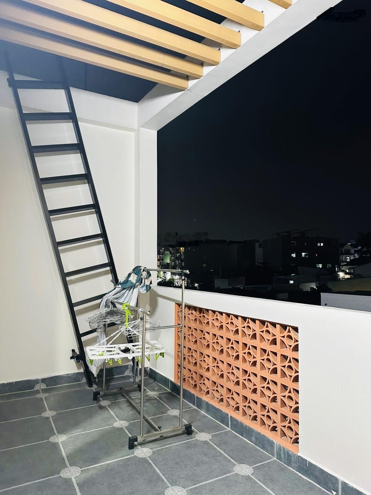 Tam Bình - Nhà 3 tầng - 52M2(5X10.5) - 3PN - 3WC - SHR - KQH - Chỉ 4.99 Đồng TL - Nhà xây mới.