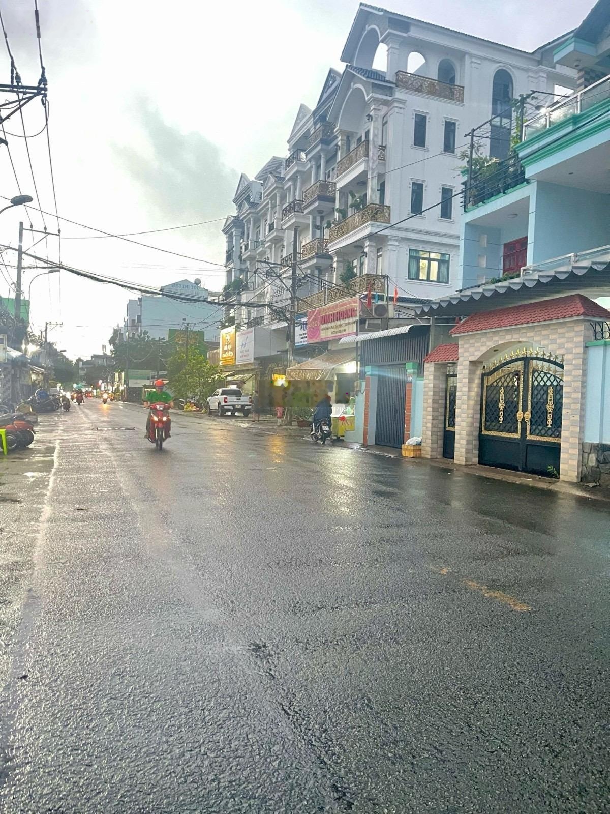 Bán đất tặng nhà mặt tiền, xây siêu phẩm, CHDV