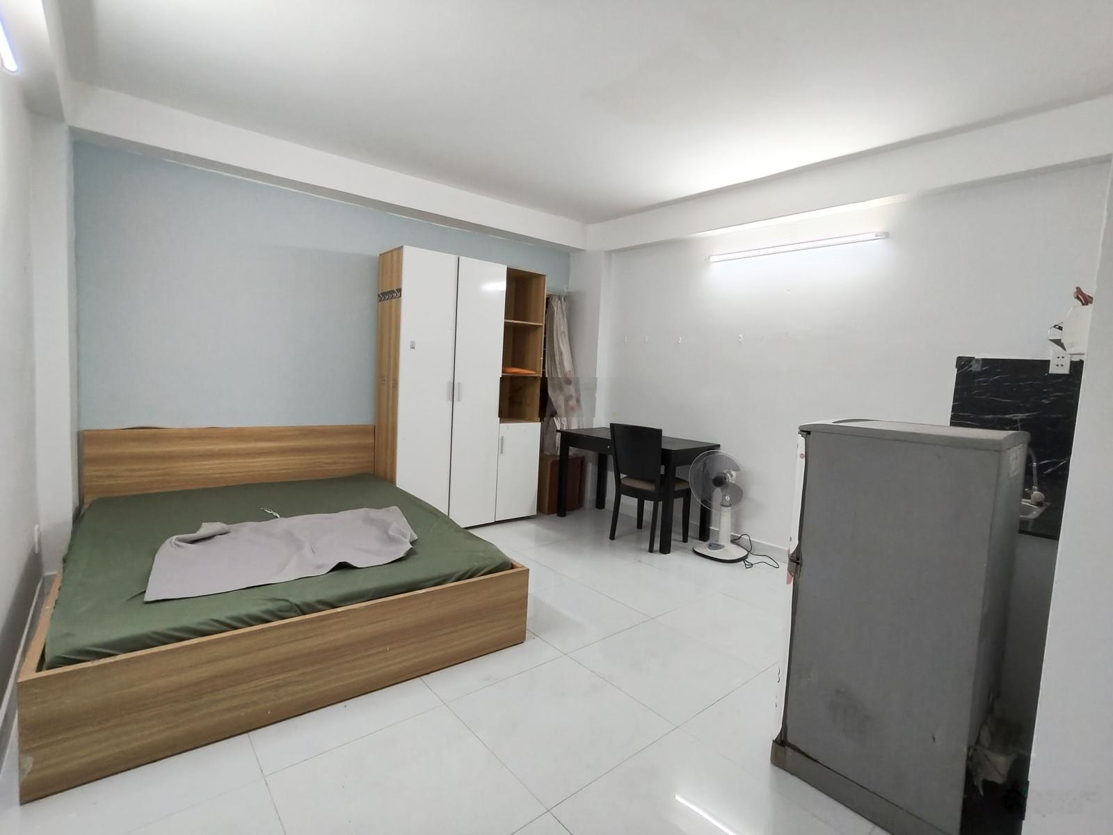 Cho thuê phòng trọ giá HSSV full nội thất cửa sổ trời siêu thoáng ngay ĐH GTVT, Hutech, UEF