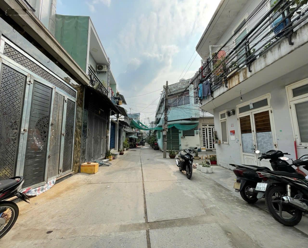 Bán nhà xây mới 3,5 tấm đường ao đôi, hẻm xe hơi, giá tốt, diện tích: 4 x 10m, giá bán: 4,5 tỷ