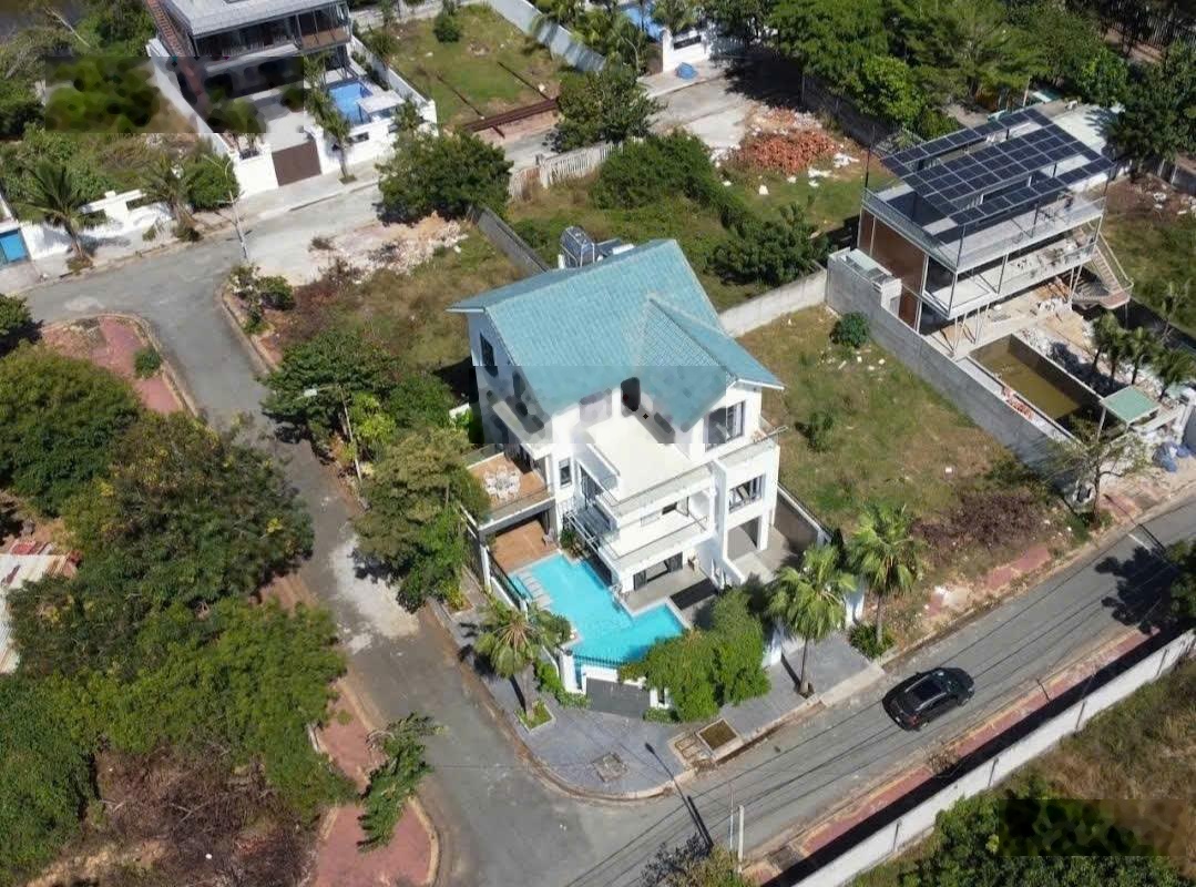 Cần bán gấp căn biệt thự đơn lập 322m2 biển Long Cung, Vũng Tàu, giá bán 30 tỷ