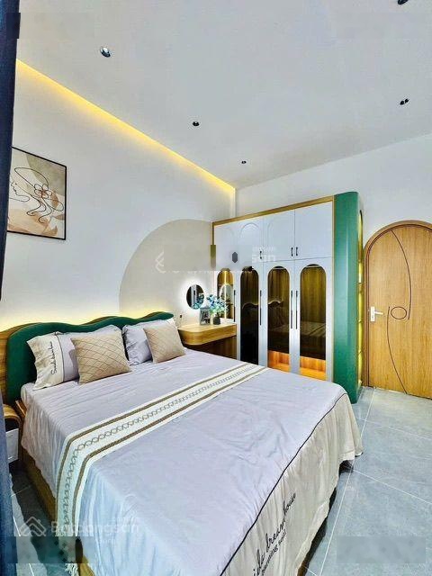 Gò Vấp Bán nhà 1 trệt 1 lầu, diện tích sàn: 99m2, 7 phòng, hẻm rộng, gần chợ Cầu, nhỉnh 5 tỷ