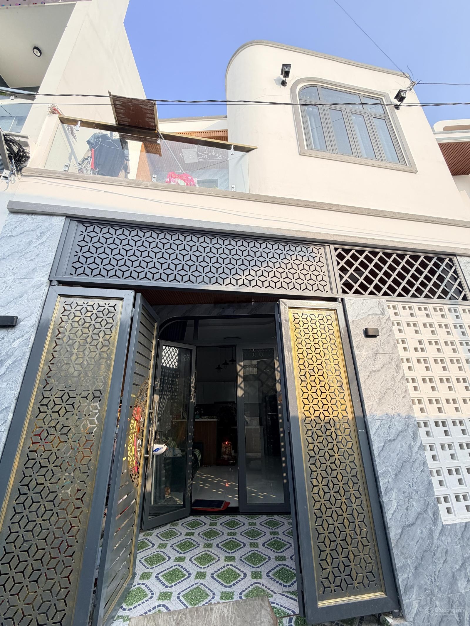 Chủ gửi bán căn nhà 1 trệt 1 lầu phường Biên Hoà (Tân Vạn cũ). Dt: 5,5x11=60m2. Giá: 2tỷ5 TL