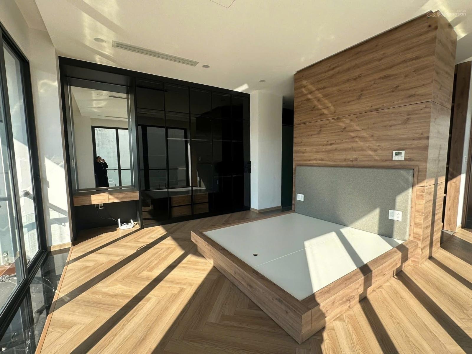 Bán Lô Góc 2 mặt tiền Thanh Sơn có nhà 4 tầng - Có Thang Máy - Gọi Đàm Tiến