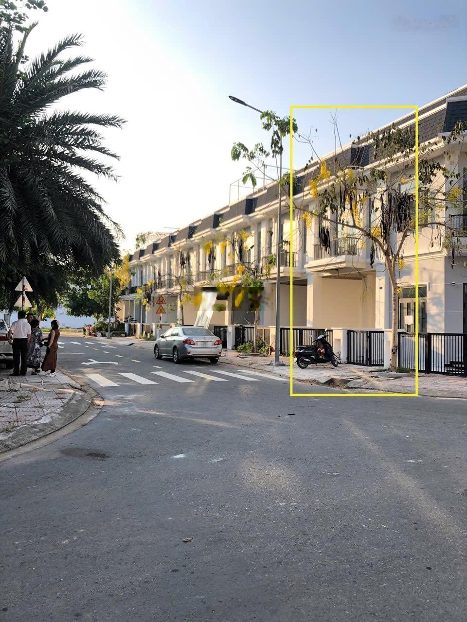 BÁN NHÀ KĐT The Sol City, Cần Giuộc, Long An. 127m2 giá 3tỷ250 (bớt lộc), 0931112822 Ngân