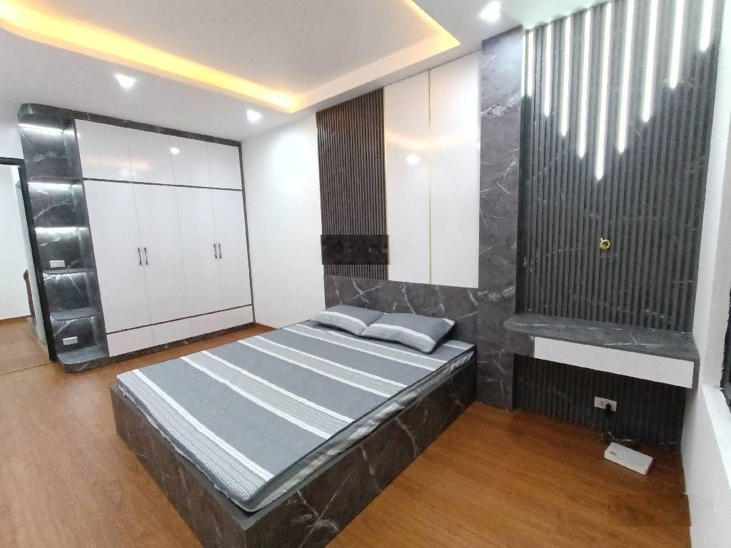 Chính chủ cần bán căn nhà ở Giáp Nhị Hoàng Mai. 32m2 5 tầng giá 7,35 tỷ. Ai mua liên hệ trực tiếp