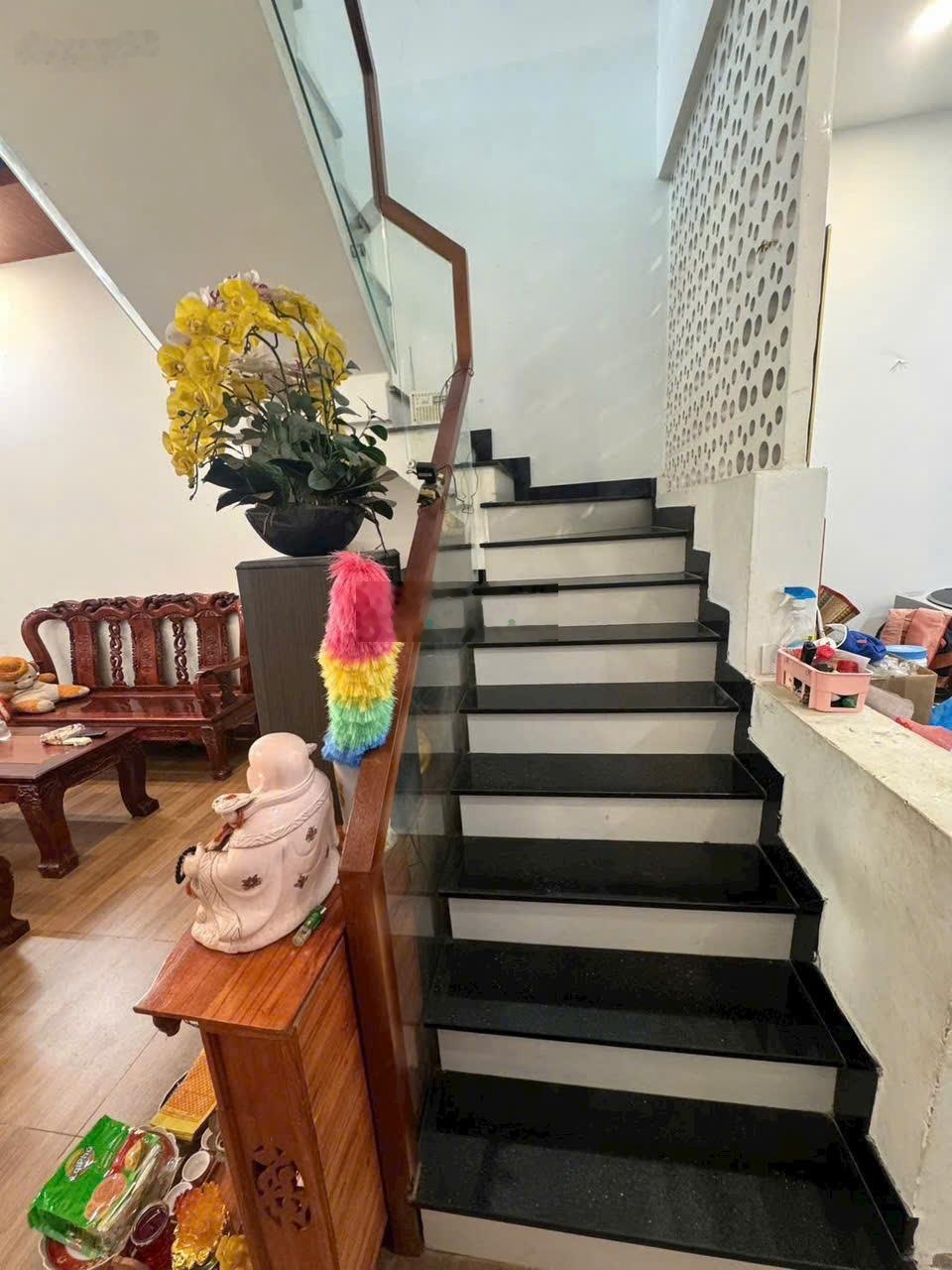 Bán nhà mặt tiền kinh doanh 1 trệt 1 lầu 92m2 phường long bình