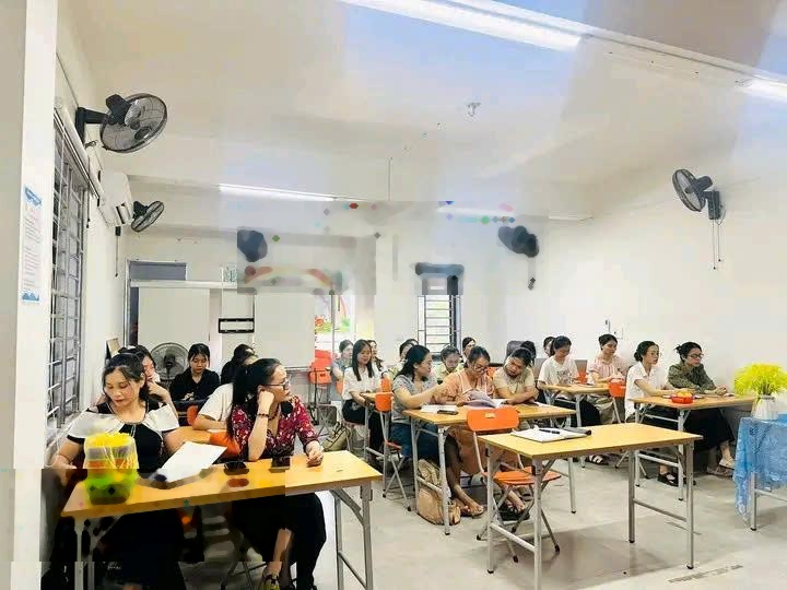 Bán nhà MT Đinh Đức Thiện 12x25m 1 trệt 1 lầu giá 877 triệu , SHR