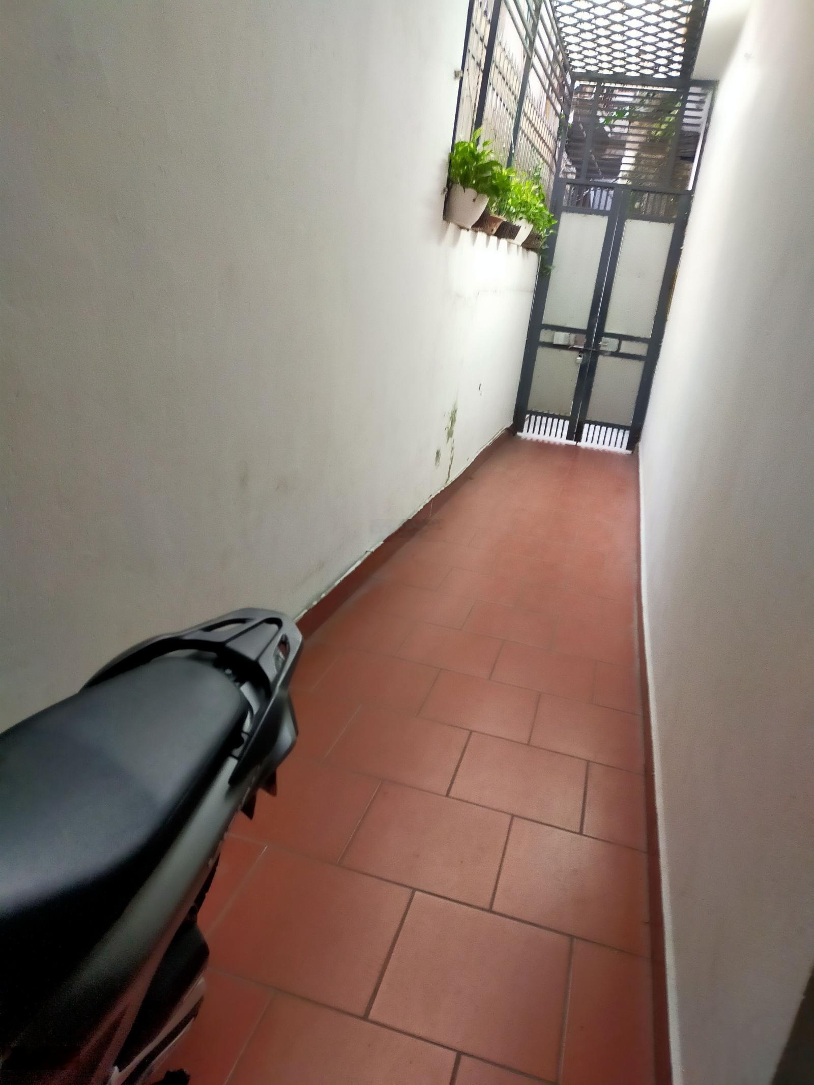 Nhận nhà đón tết ,Ngõ rộng thoáng tai Minh Khai ,ô tô đỗ gần ,khu dân trí cao ,hàng xóm thân thiện