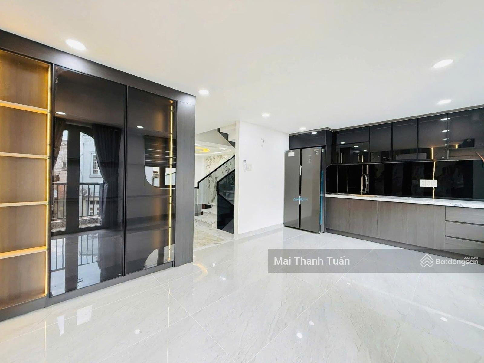 "nhanh!lô góc cầu diễn,ga tàu điện,oto tránh,thang máy,dt:50m2x6t,mt:5m,8.9ty