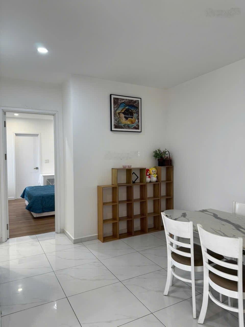 Cần cho thuê căn 2pn dlusso 75m2 tầng cao view sông mát mẽ full nội thất giá 15tr