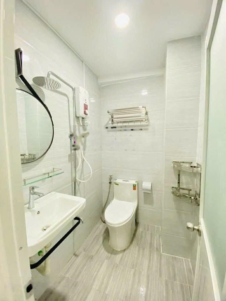 Cho thuê căn hộ Q4, đường Nguyễn Tất Thành, gần ĐH Nguyễn Tất Thành, ĐH Luật, chợ Xóm Chiếu