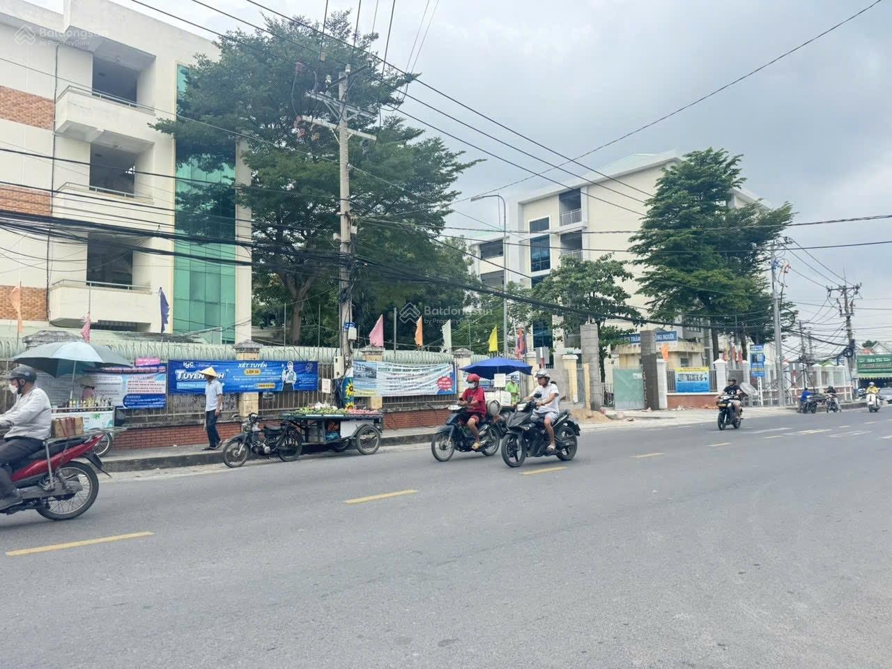 Bán Nhà 1 Trệt 1 Lửng Thổ Cư Sát Trường Cấp 2 Và Công An Trảng Dài-Biên Hoà. 85m2 Giá Chỉ 2,79 Tỷ