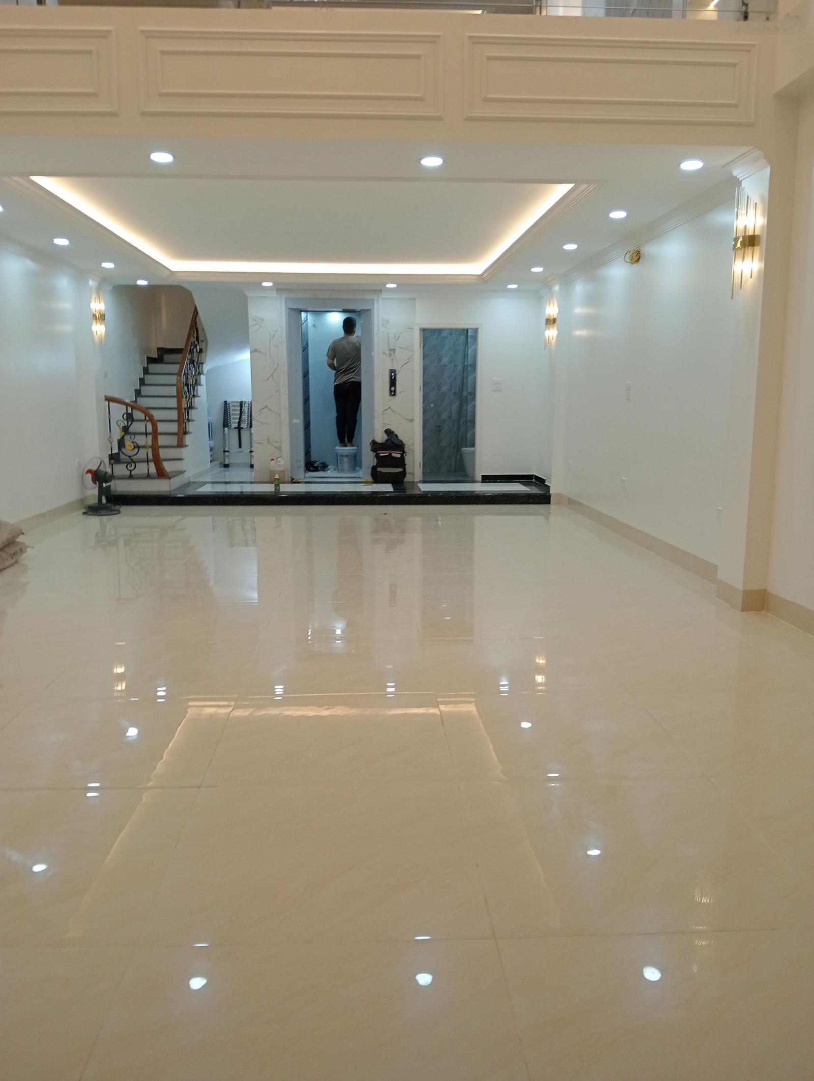 Bán Nhà Đẹp mới koong Tam Trinh Quận Hoàng Mai Hà Nội DT 74m 7 tầng MT 5,4m Giá 29 Tỷ Nhà đẹp lon