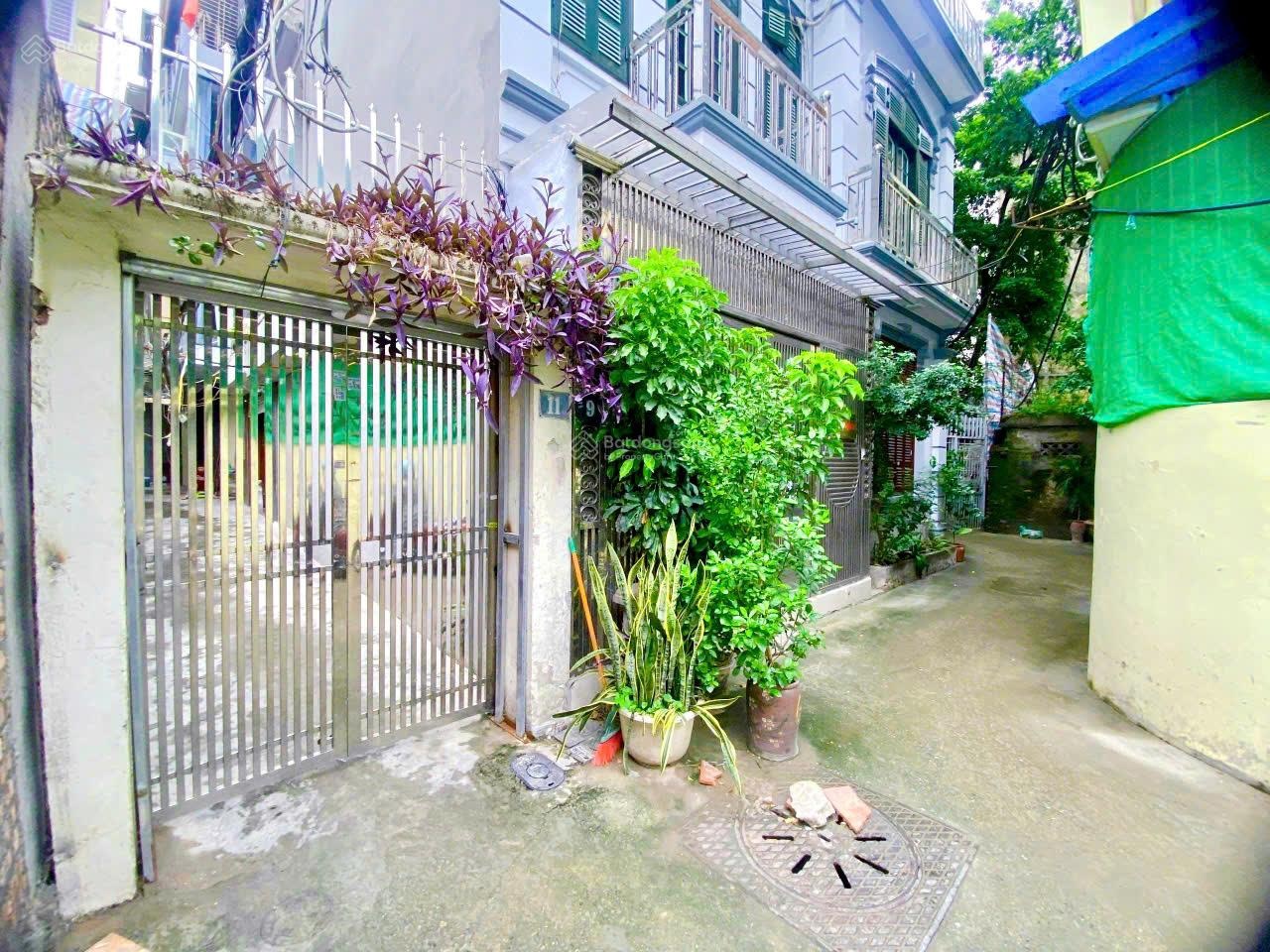 42m² CẦU GIẤY nở hậu, căn góc thoáng sáng, gần mặt đường