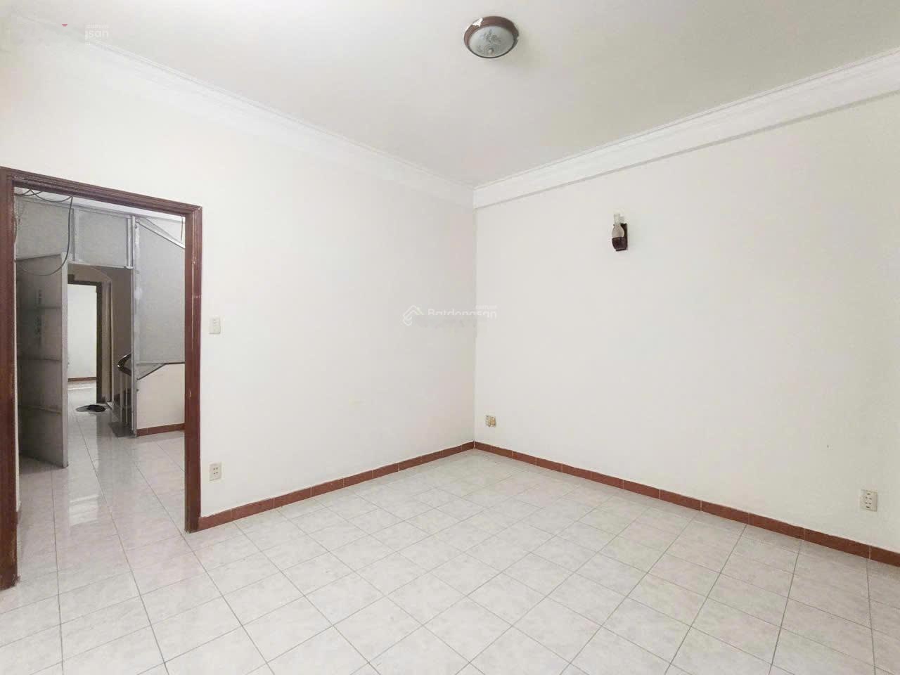 Cho thuê nhà lớn đậu ô tô 6G16 khu 151 Trần Não- An Khánh- giá tốt chỉ 21tr