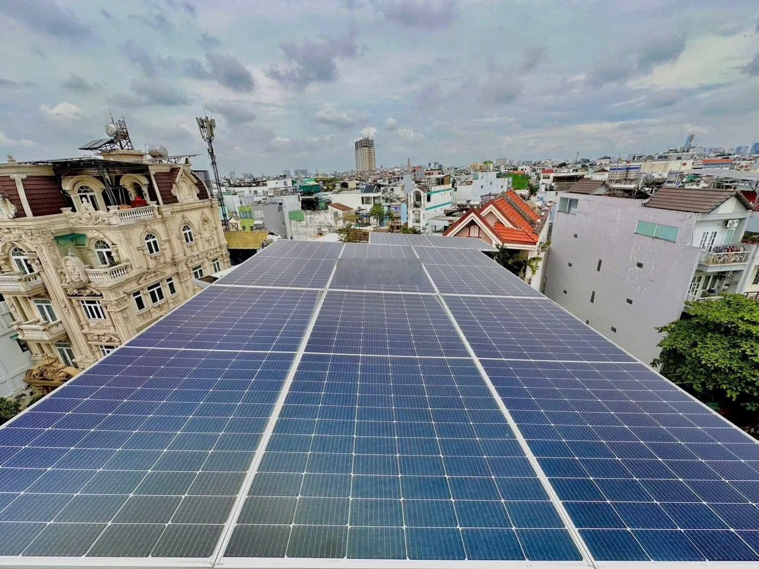 Mặt tiền 6 tầng 4x14.5m, căn góc có thang máy, điện mặt trời, HXH bên hông 8m