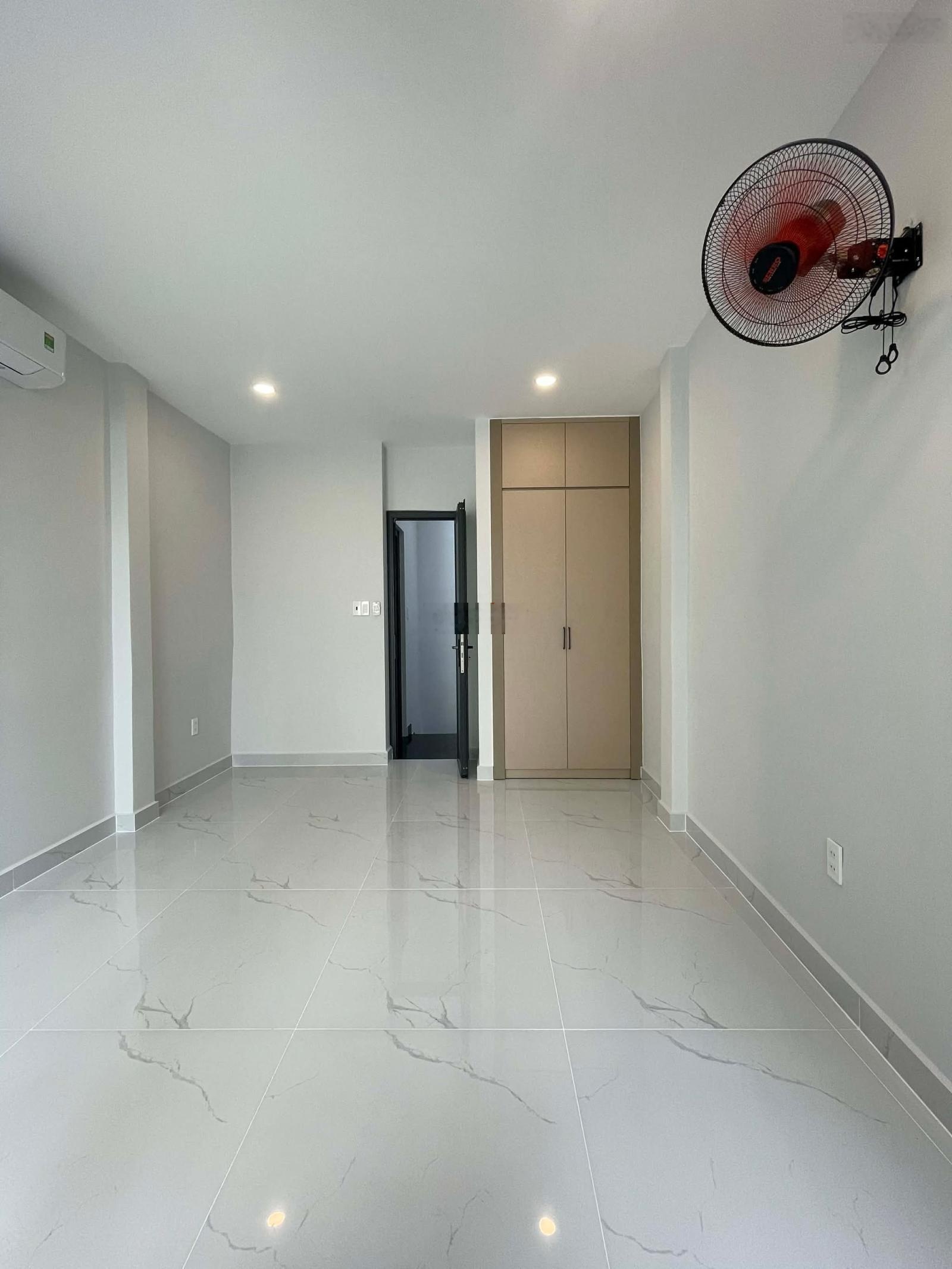 Lạc Long Quân - P10 - Tân Bình. Giá tốt 4.38 tỷ gần 22.71m2