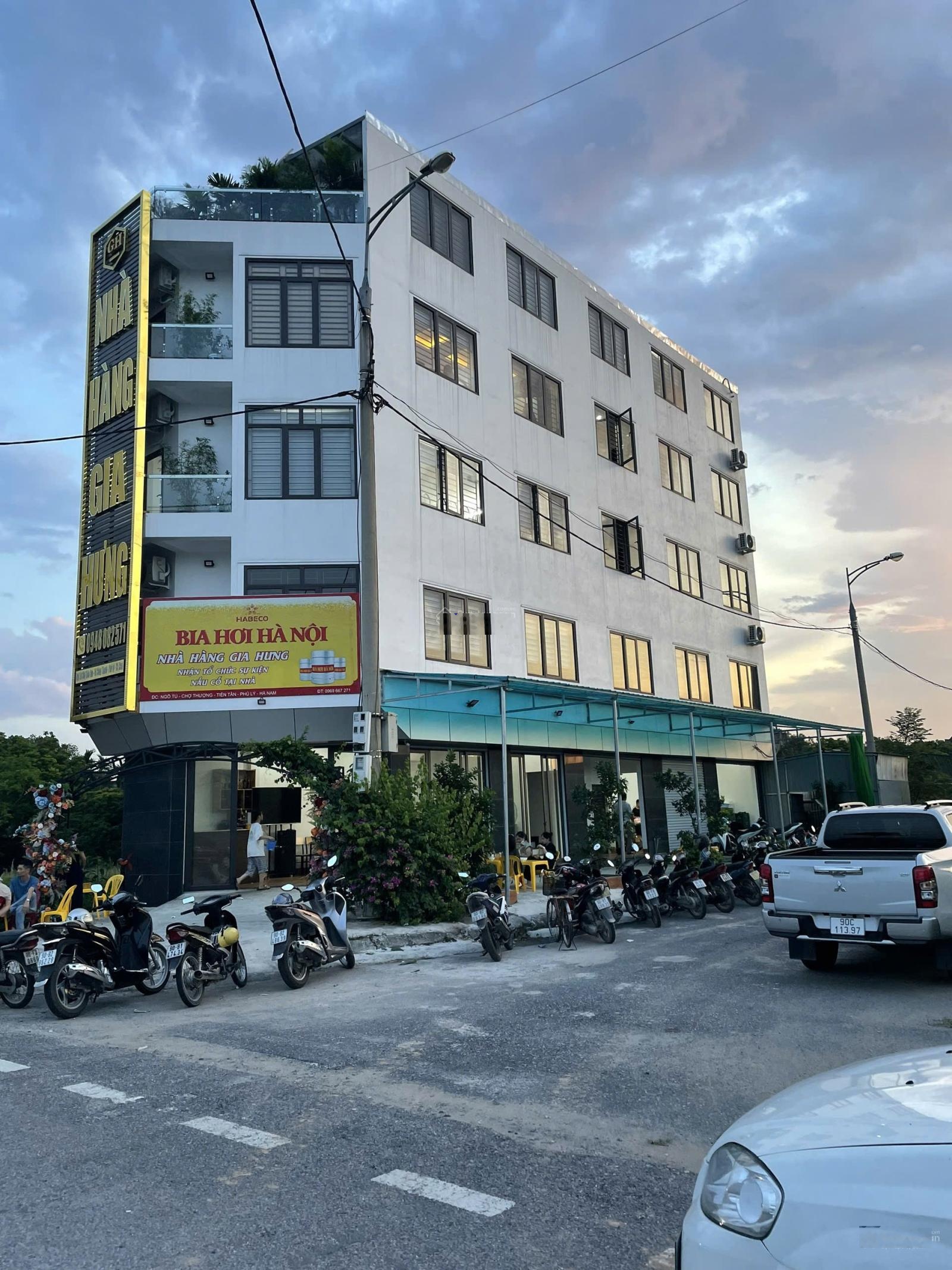 Chính chủ đi định cư nước ngoài cần bán nhà hàng 5 tầng thang máy tại Phủ Lý, đang cho thuê 25tr/th