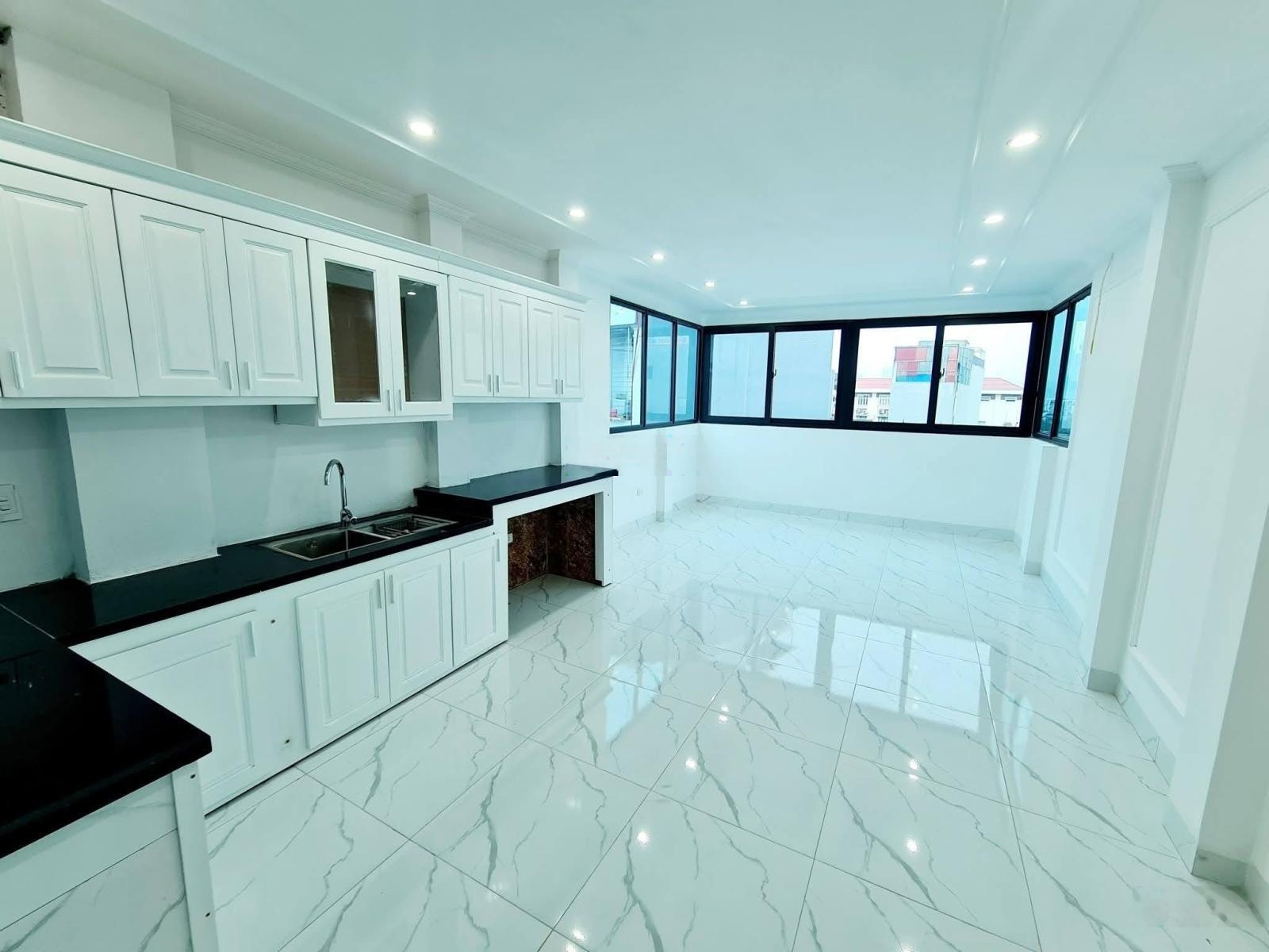 Lô góc phố Thanh Nhà nhà đẹp thang máy nhập khẩu mới coong ngõ nông 45m x5T giá nhỉnh 9 tỷ sổ đỏ CC