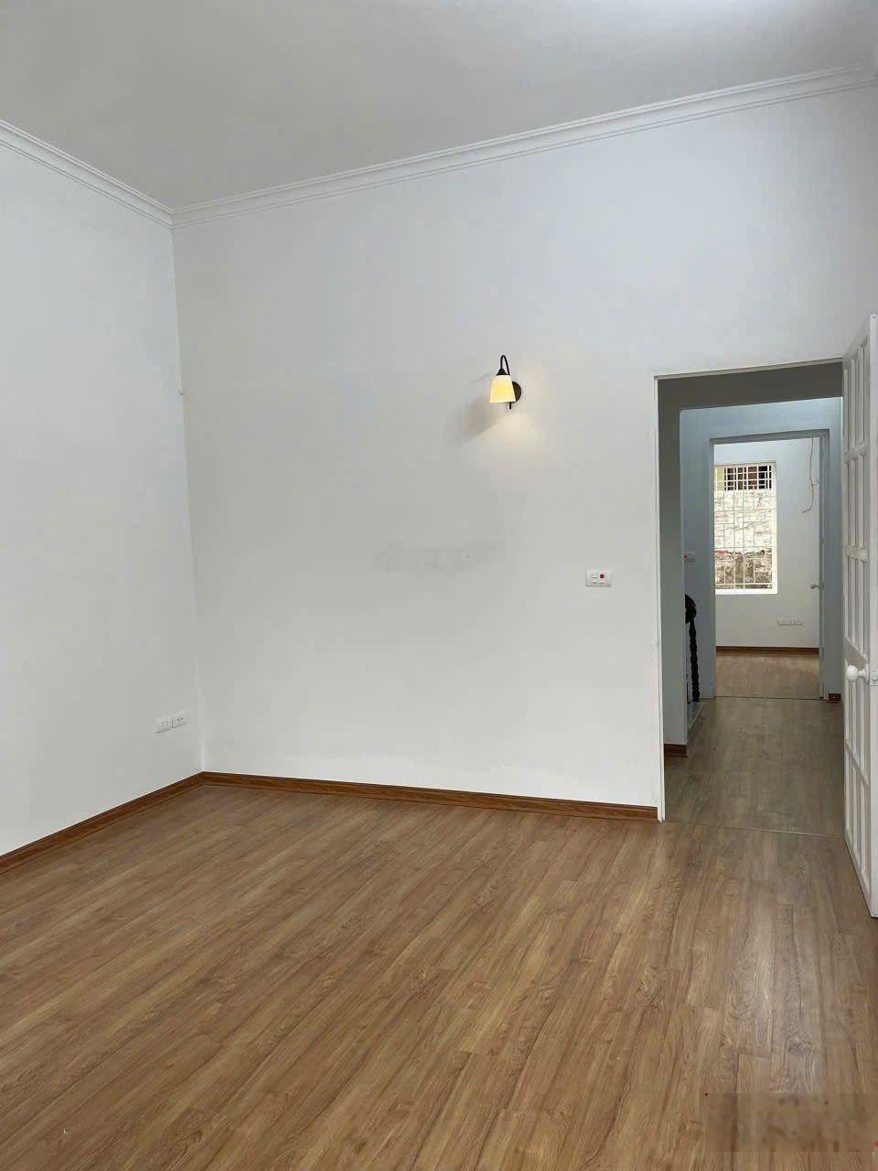 Bán nhà phố Lĩnh Nam rẻ nhất thị trường 60.2 m2 - 3 tầng - Giá 7.9 tỷ