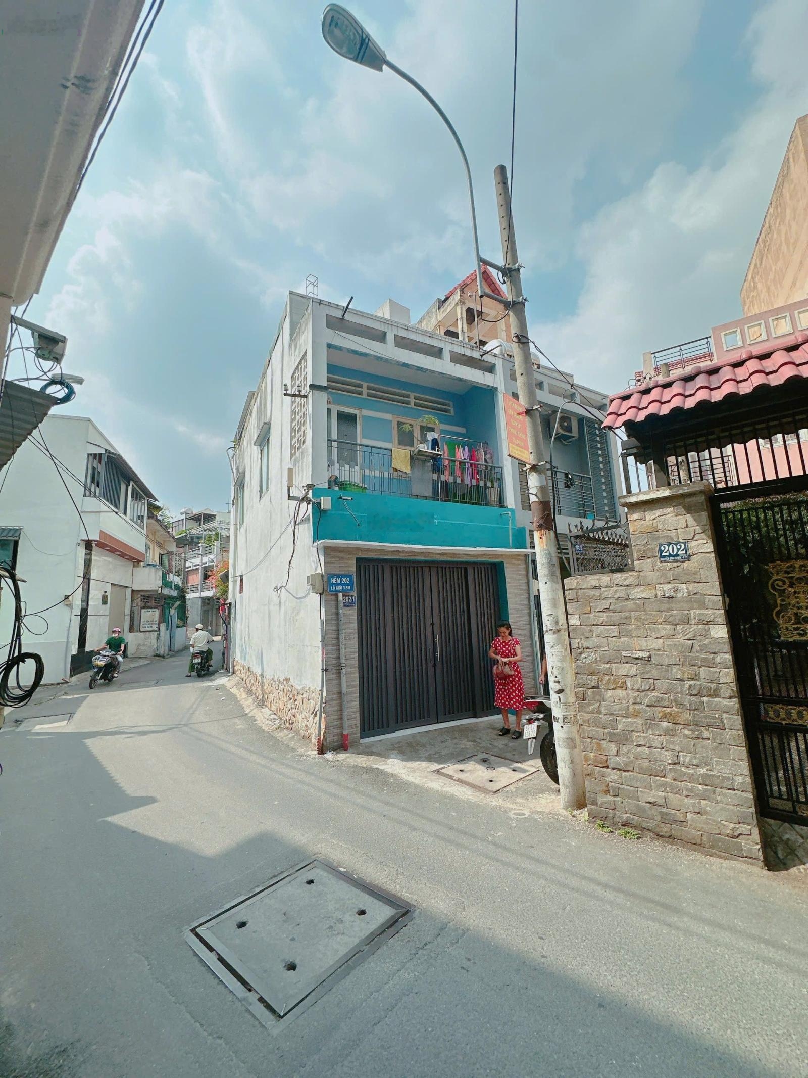 HXH 1/ Nguyễn Đình Chính ,Phú Nhuận.Mặt tiền tương lai 36 m2, 2 tầng, ngang 3.5 nở hậu 4.3 x 9 m