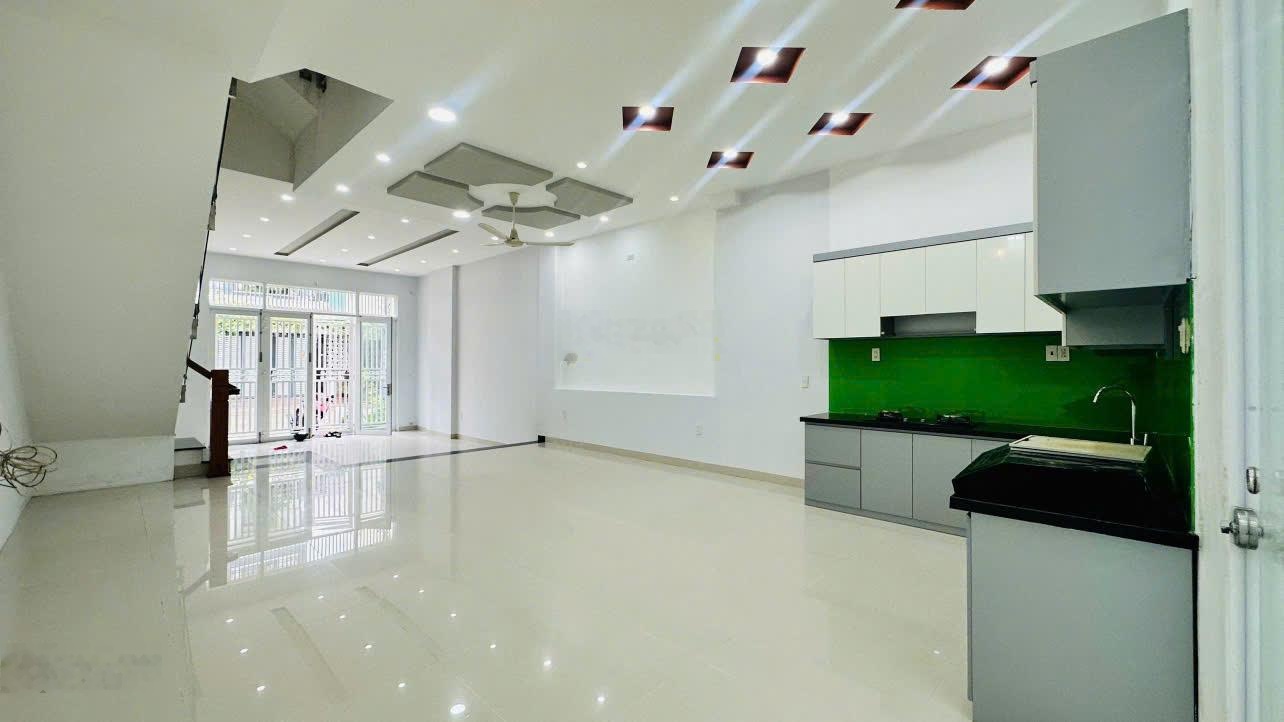 Nhà 3 tầng Đặng Vũ Hiệp DT 98.4m2 ngang 6m gần siêu thị Go