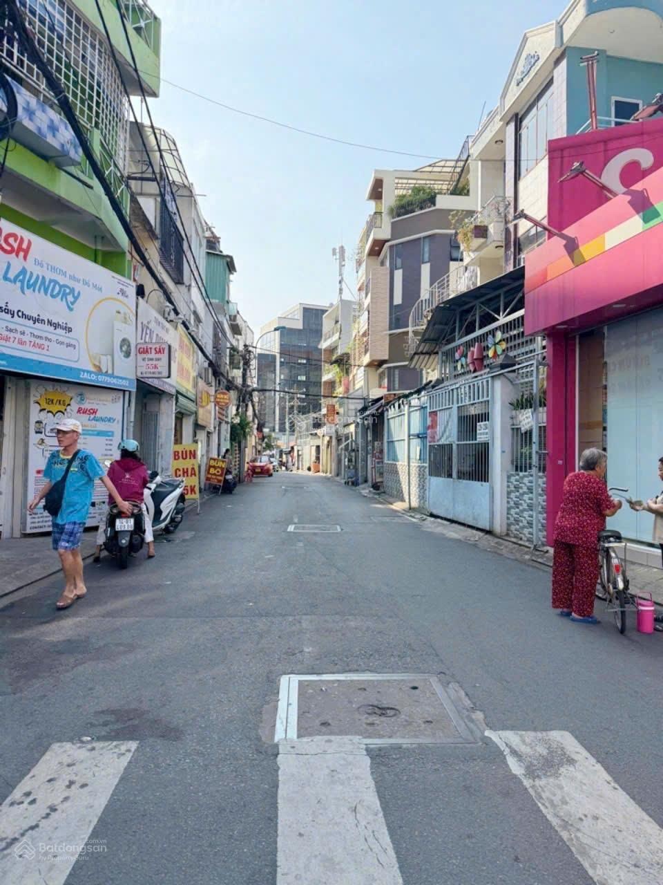 Hiếm bán nhà Phú Nhuận - Lê Quý Đôn, 3 tầng, kinh doanh sầm uất, 9.9 tỷ