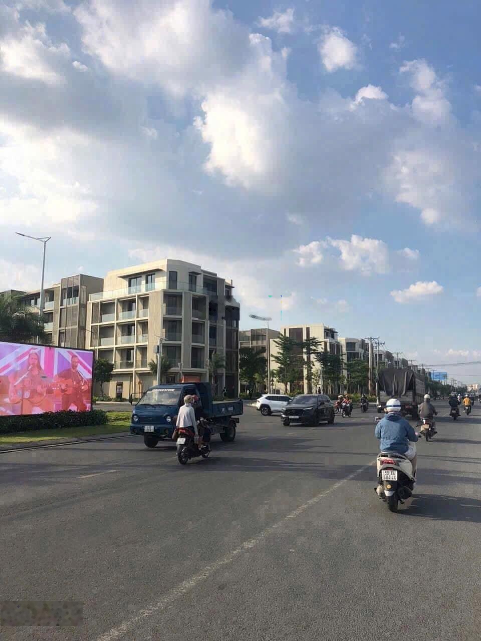 Cần bán nhanh mặt tiền đỗ Xuân Hợp 5x25m đối diện Global city quận 2 giá tốt