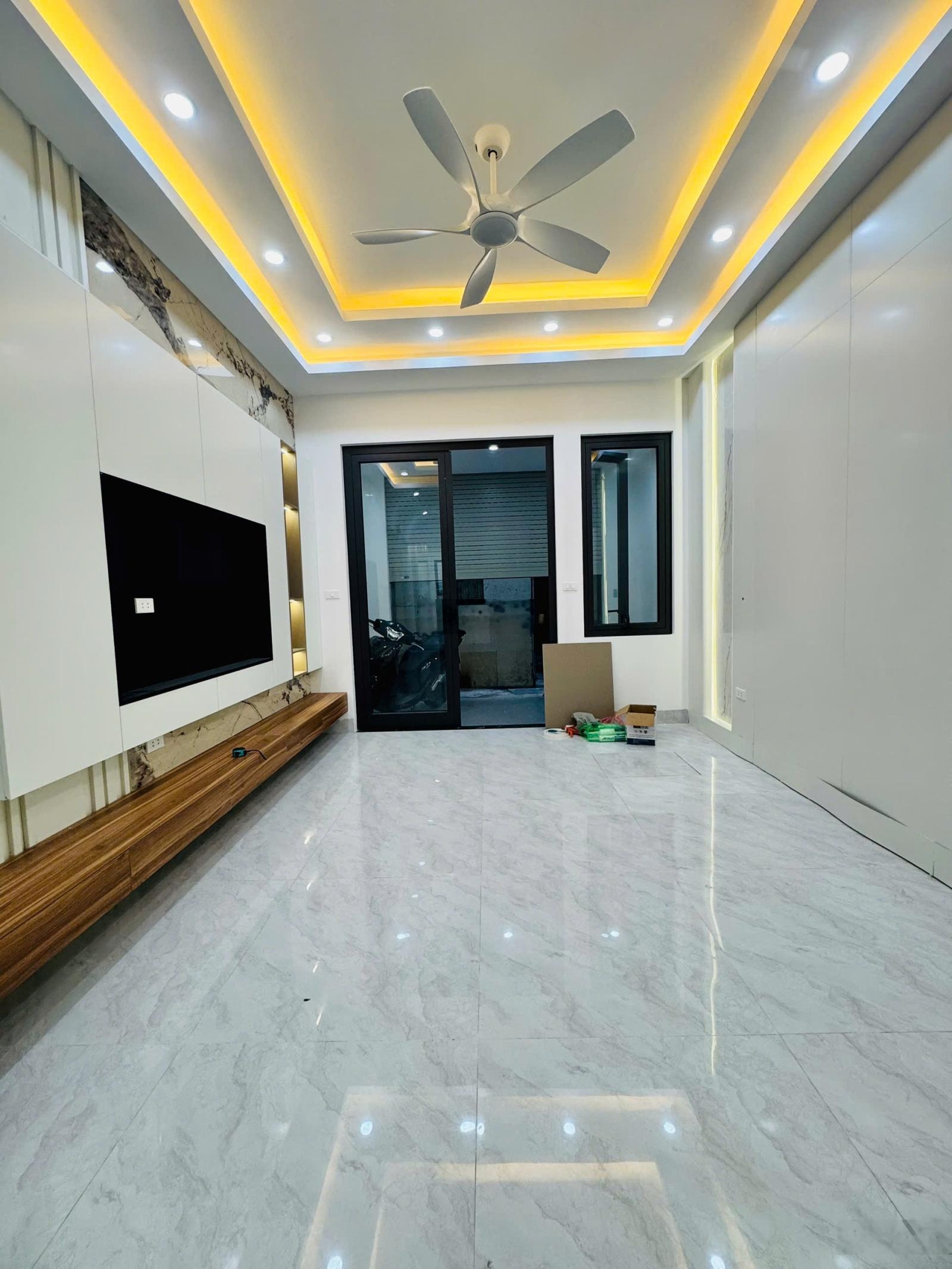 Bán nhà riêng 66m2, 4 tầng, có thang máy, giá 12.6 tỷ tại Trung Văn, Nam Từ Liêm, Hà Nội, giá tốt