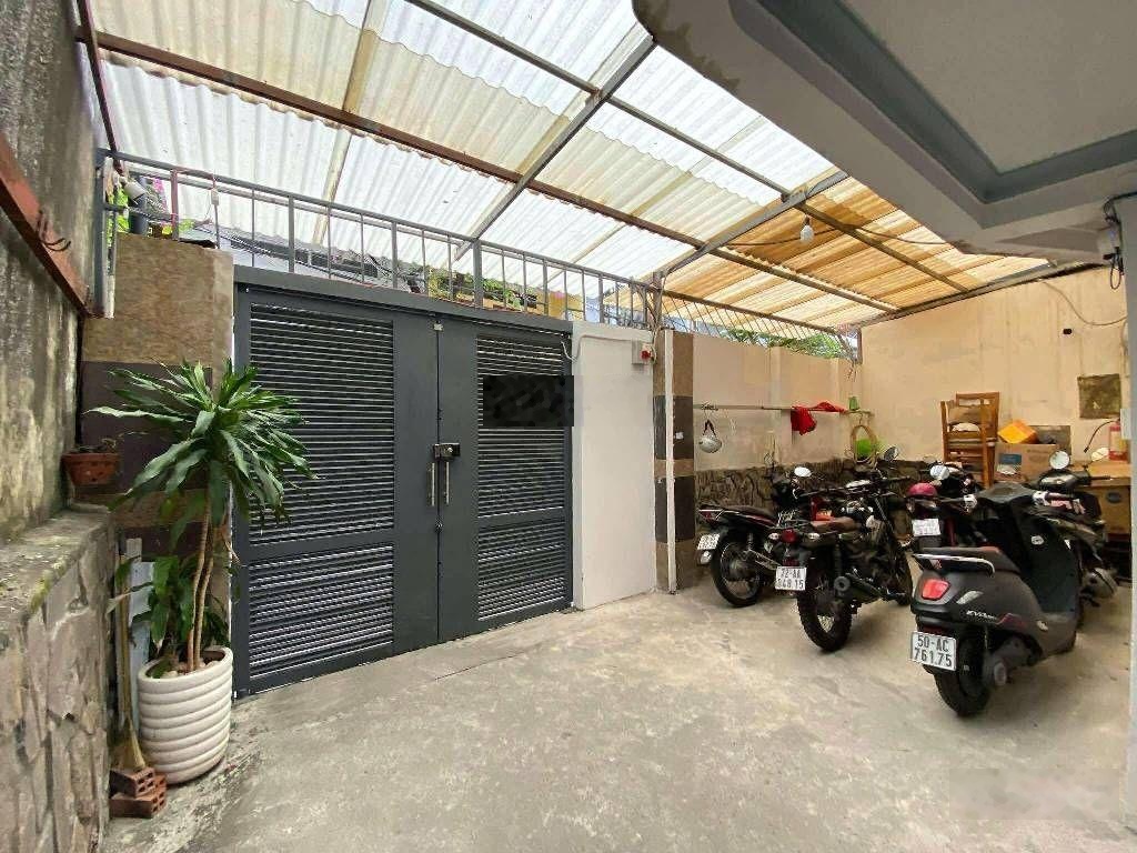 Nhà 7 x 18m - xây 3 tầng hẻm 2 ô tô tránh - đường ung văn khiêm - bán 24 tỷ