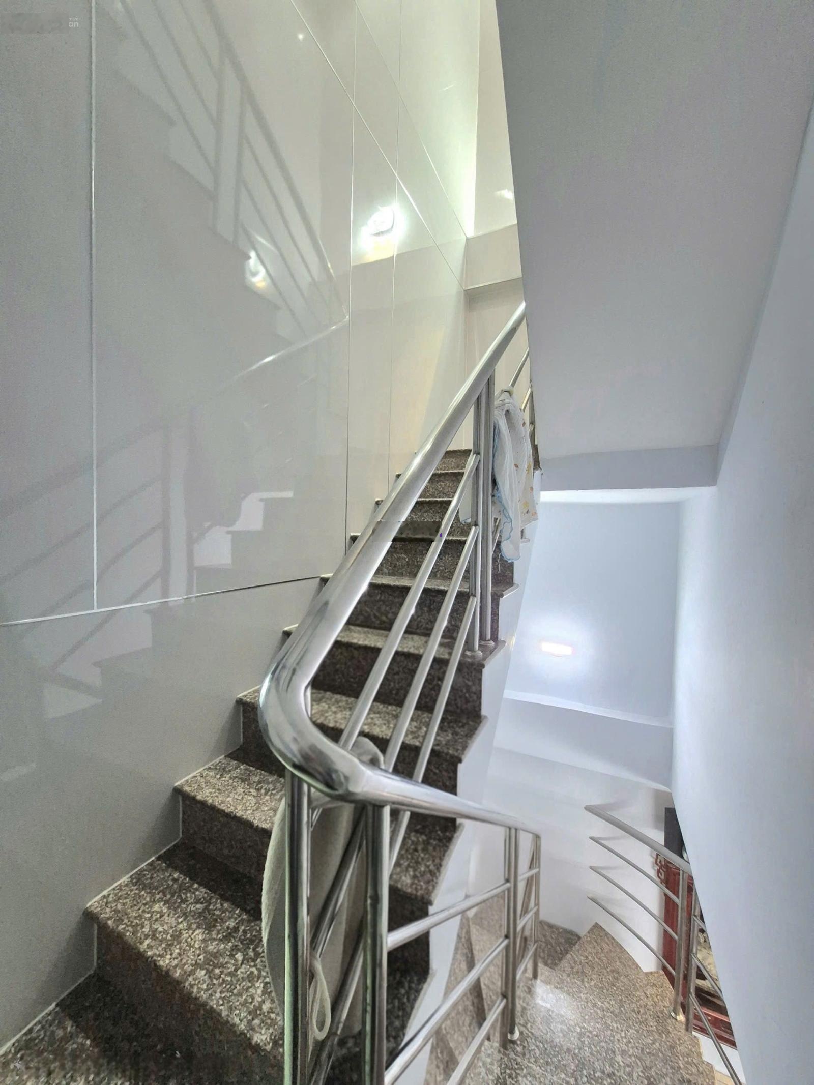 Nhà Phố 2 Lầu SHR Hẻm 1716 Huỳnh Tấn Phát