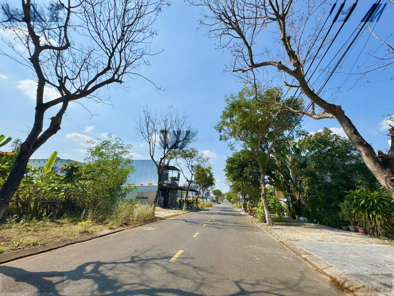 BÁN NHANH 2 lô liền kề đường Võ Văn Đồng - trục đường đẹp thông sông và biển, ra bãi tắm chỉ 500m