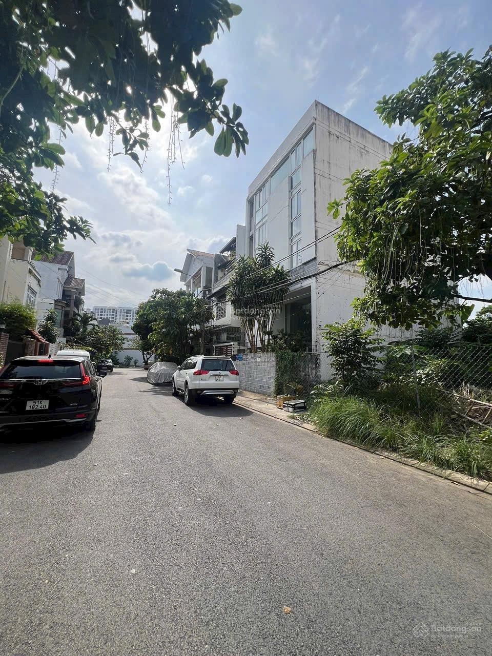 Bán nền đất đường 23 - khu biệt thự bên sông - 120m2 - 15 tỷ