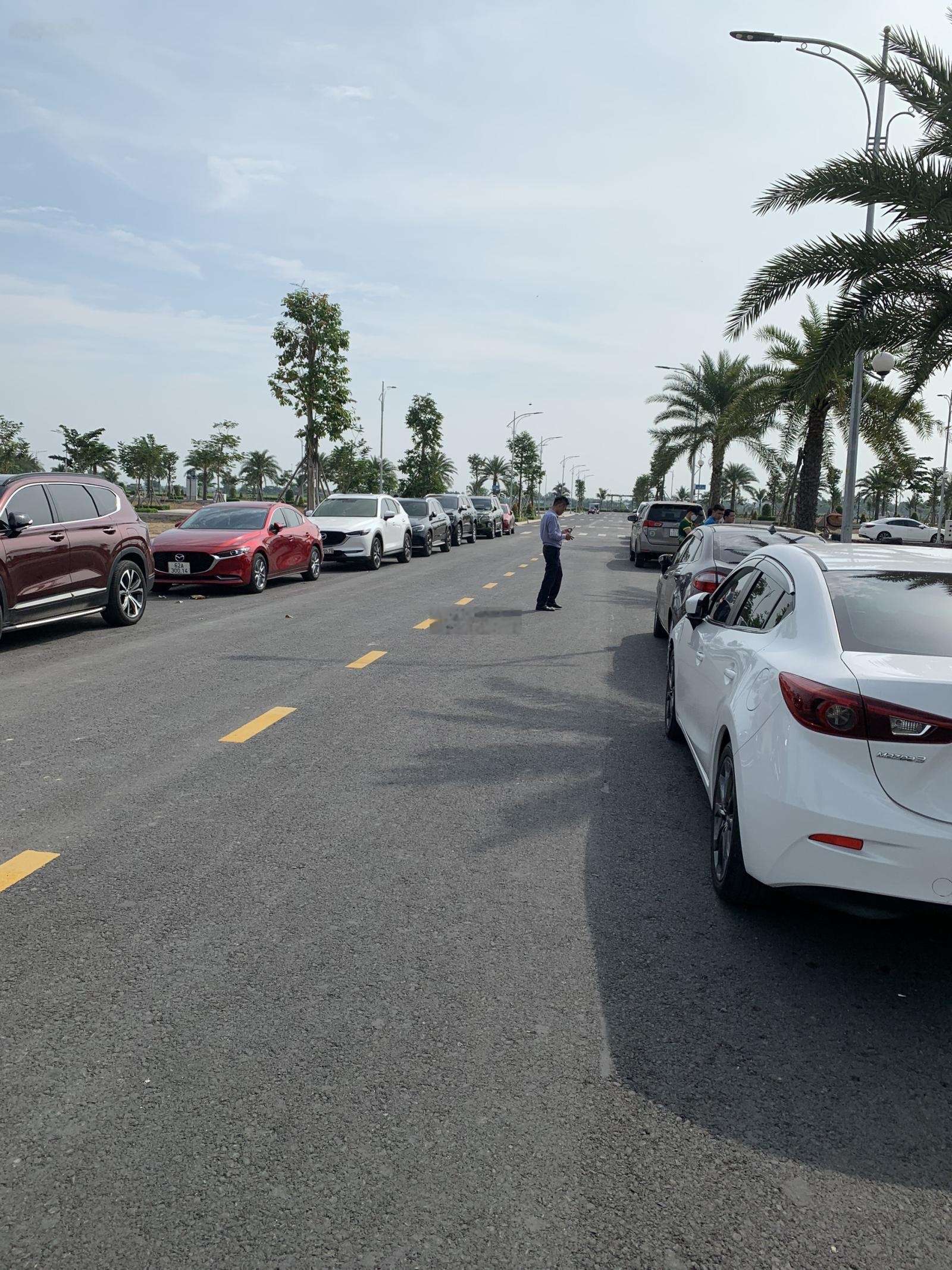 Đất ngộp đường nguyễn hữu trí 3 tỷ / nền.(tl )sổ hồng riêng công chứng ngay. lh : 0901425283 oanh