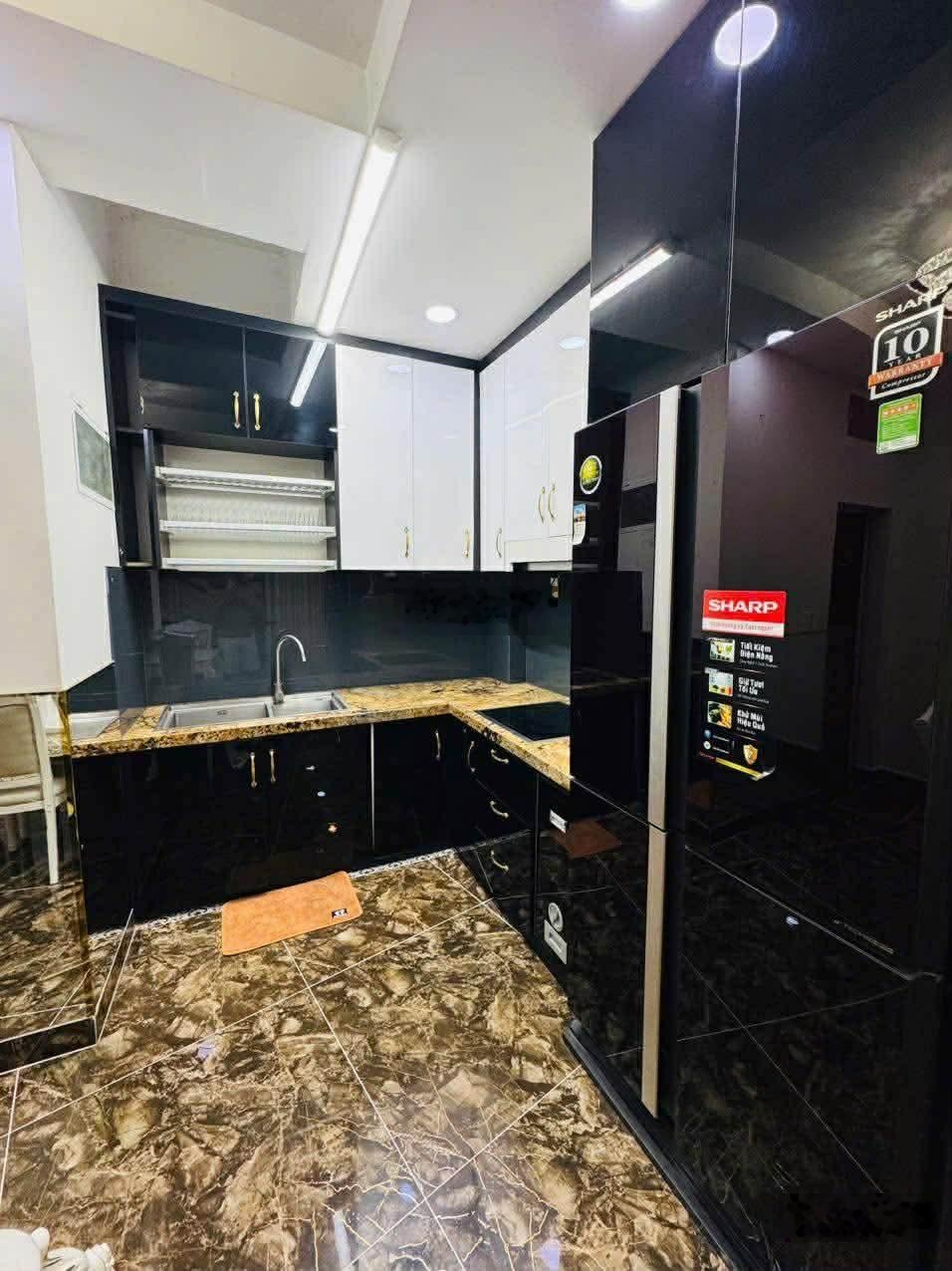 Tân bình nhà đẹp khách sạn 5 sao dt 46m2 ngang 4m giá 5,6tỷ