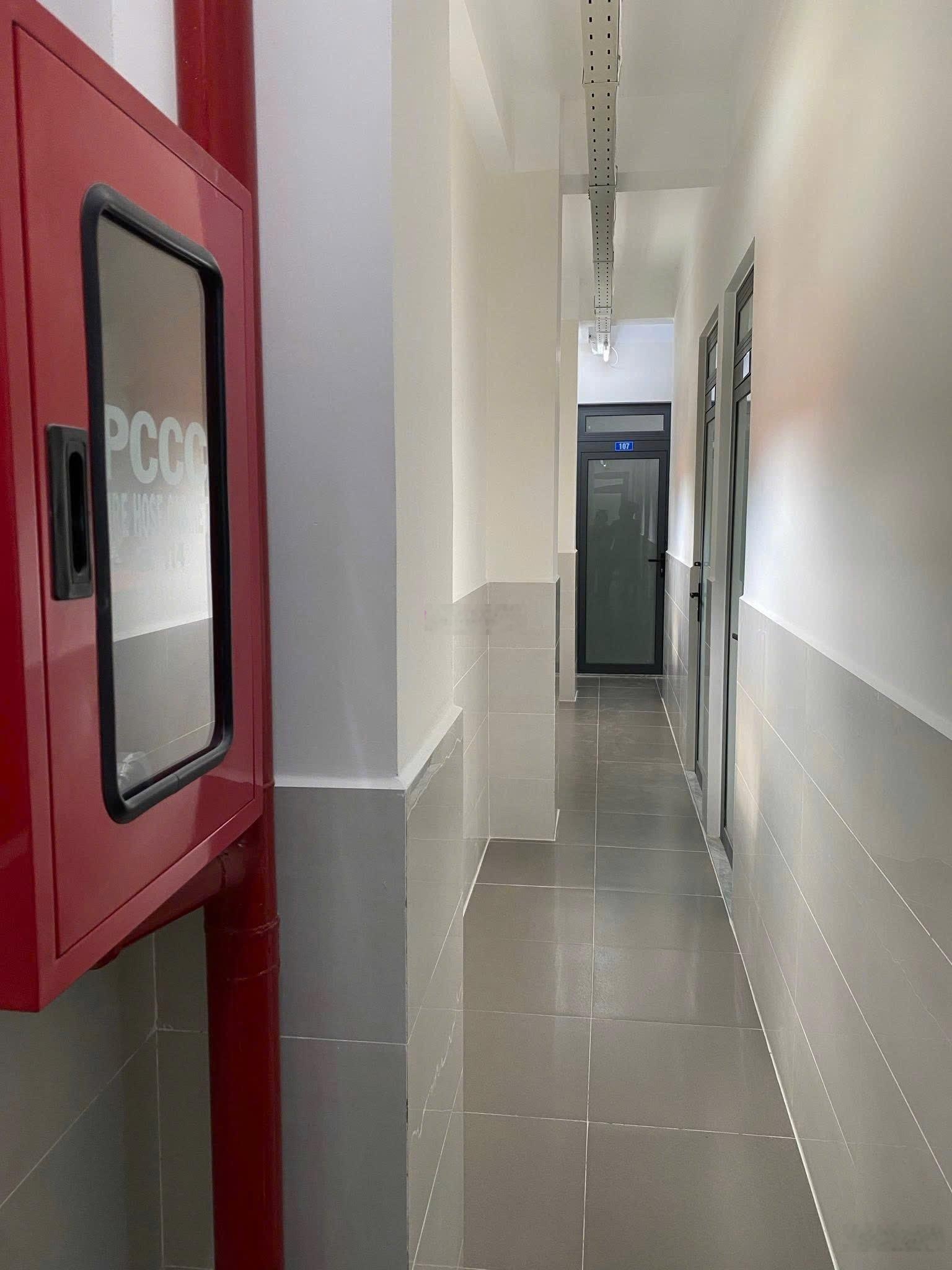 Chính chủ cho thuê 3tr8_ Ban công _ thang máy_ bùi đình tuý, Q. Bình Thạnh_ hàng xanh_ gần Q1_ Q3