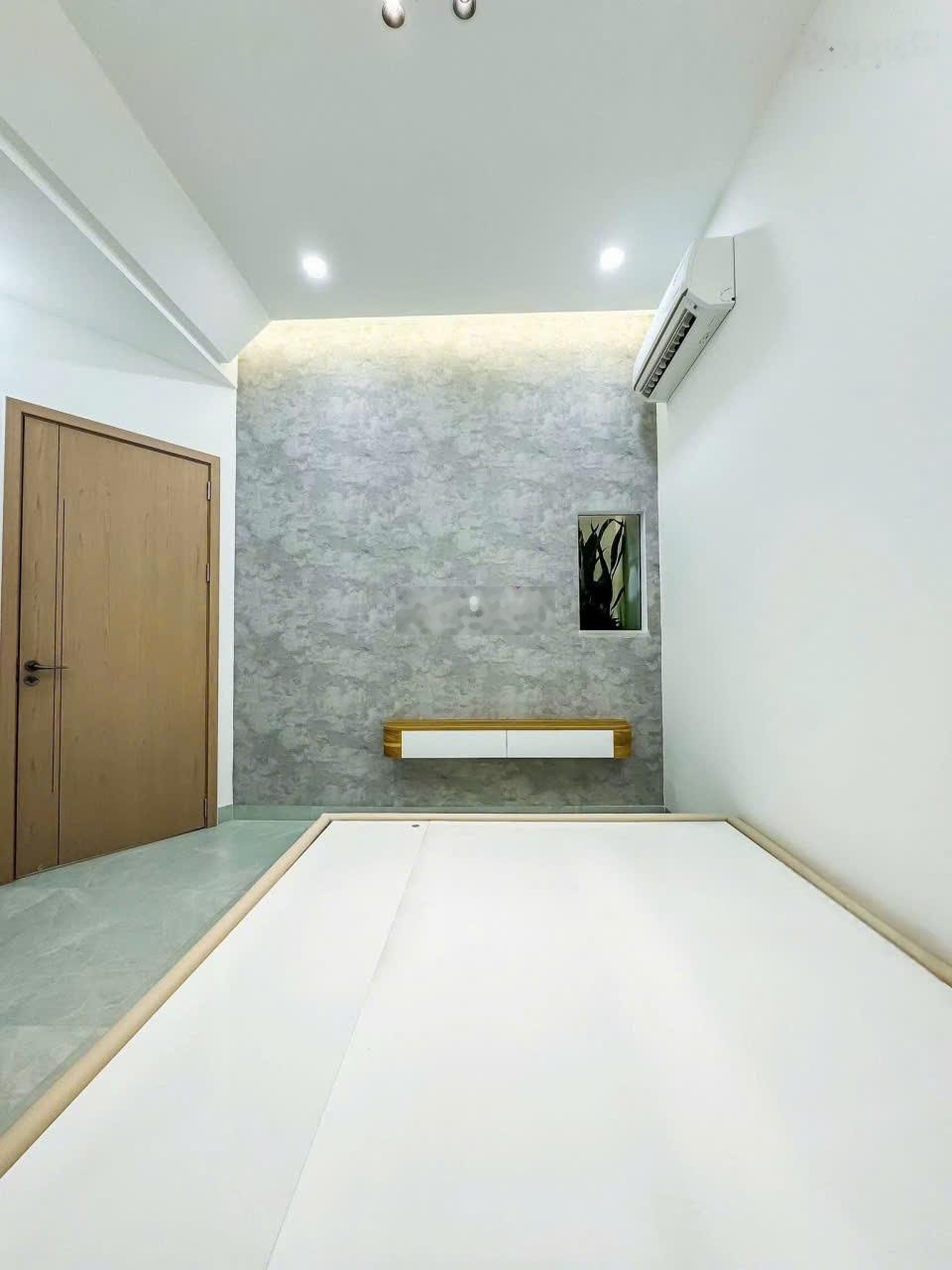 Nhà mới 4x17-3 tầng - mặt tiền kdc long hòa thanh toán 500tr nhận nhà ngay